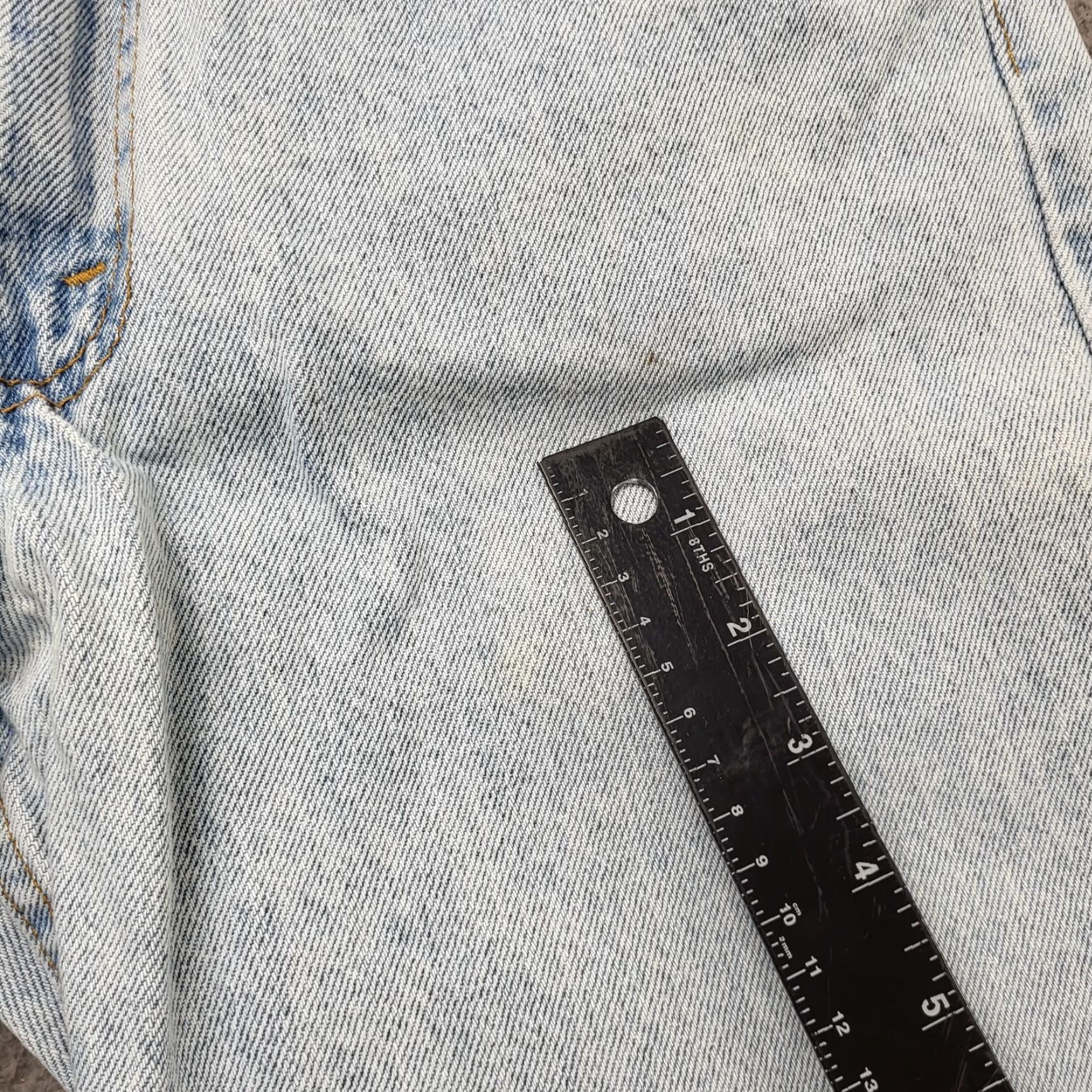 Levi's VINTAGE Levi’s 550 Jeans Men’s 30x36 Blue Denim USA 1995 Flaw* Leather Logo Embroidered 5-Pocket Regular Straight Jeans Mens Size US 30 / EU 46 - 7 Thumbnail