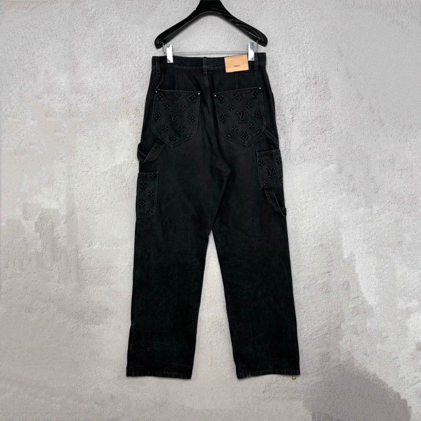 Louis Vuitton Louis Vuitton Black Gray Lumber Embossed Jean 32 Size US 32 / EU 48 - 2 Thumbnail