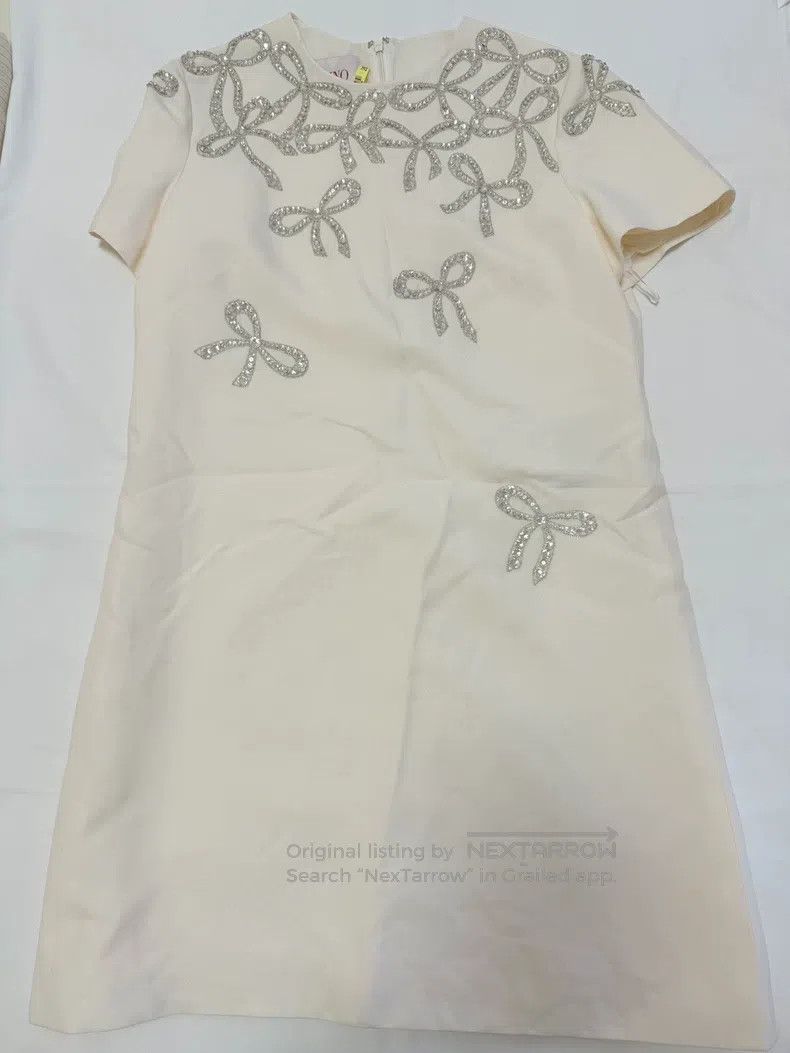 Valentino Valentino Crystal bow embroidered dress Size M / US 6-8 / IT 42-44 - 1 Thumbnail