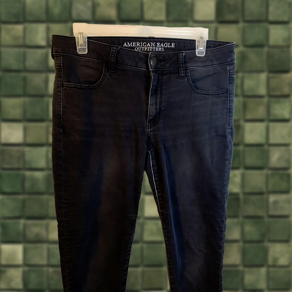 American Eagle Outfitters VINTAGE? No. American Eagle Jeghing Jeans Womens SZ 10 Faded Black Jegging #2029 - Adult Women Jeans Black Regular Solid Size 32" / US 10 / IT 46 - 1 Thumbnail