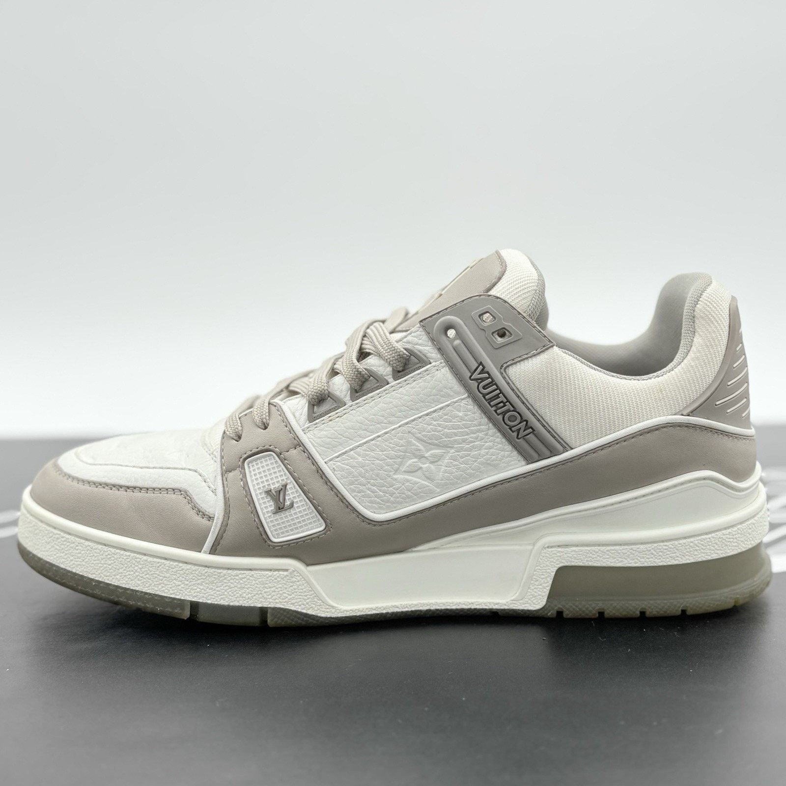 Louis Vuitton Louis Vuitton Trainer ' Grey White ' | GOOD CONDITION! Size US 9 / EU 42 - 4 Thumbnail