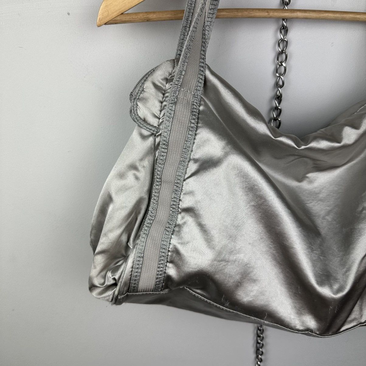 Nike Vintage Nike Silver Nylon Bag Size ONE SIZE - 18 Thumbnail