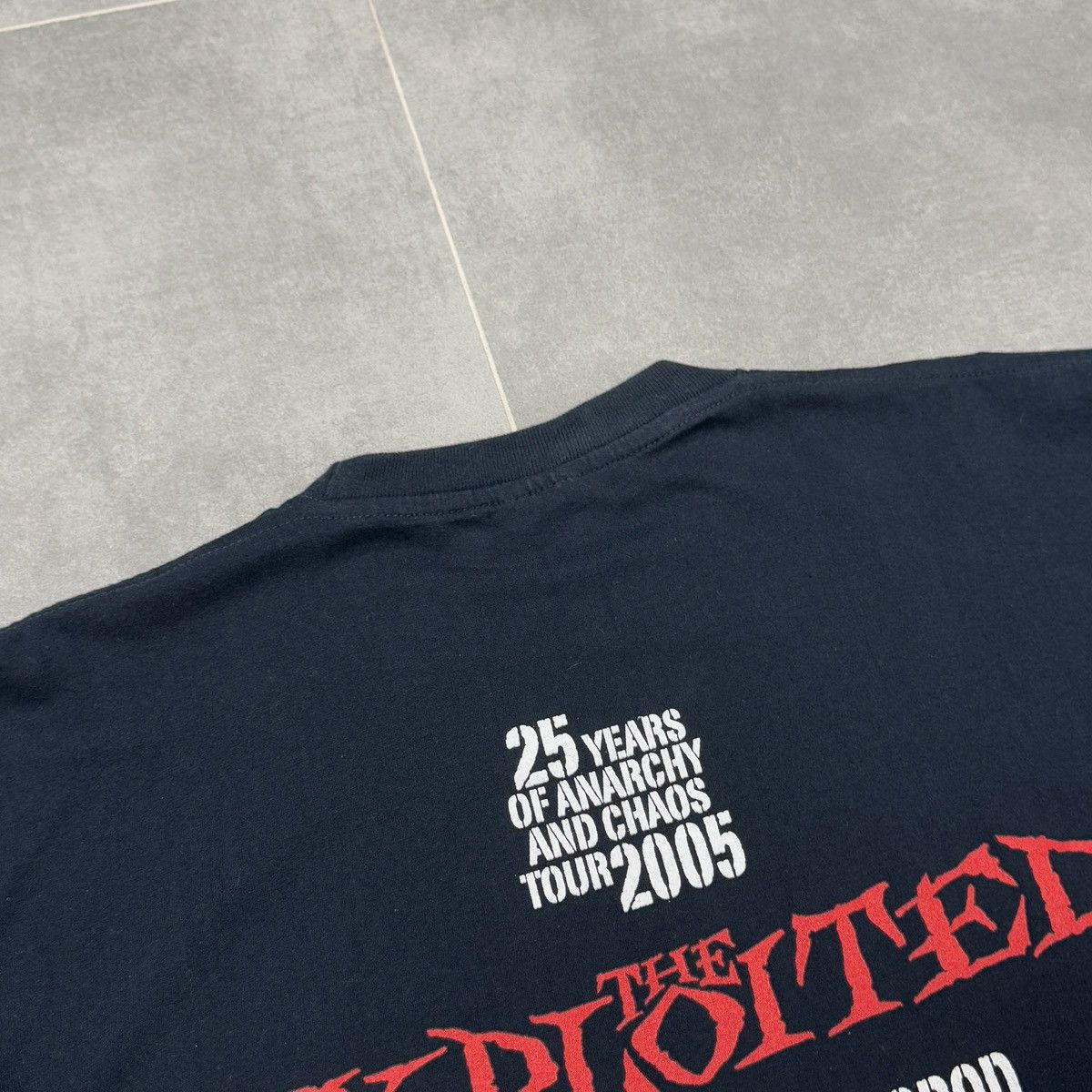 Band Tees × Vintage The Exploited 25 Years Of Anarchy and Chaos 2005 Tour Shirt Size US L / EU 52-54 / 3 - 15 Thumbnail