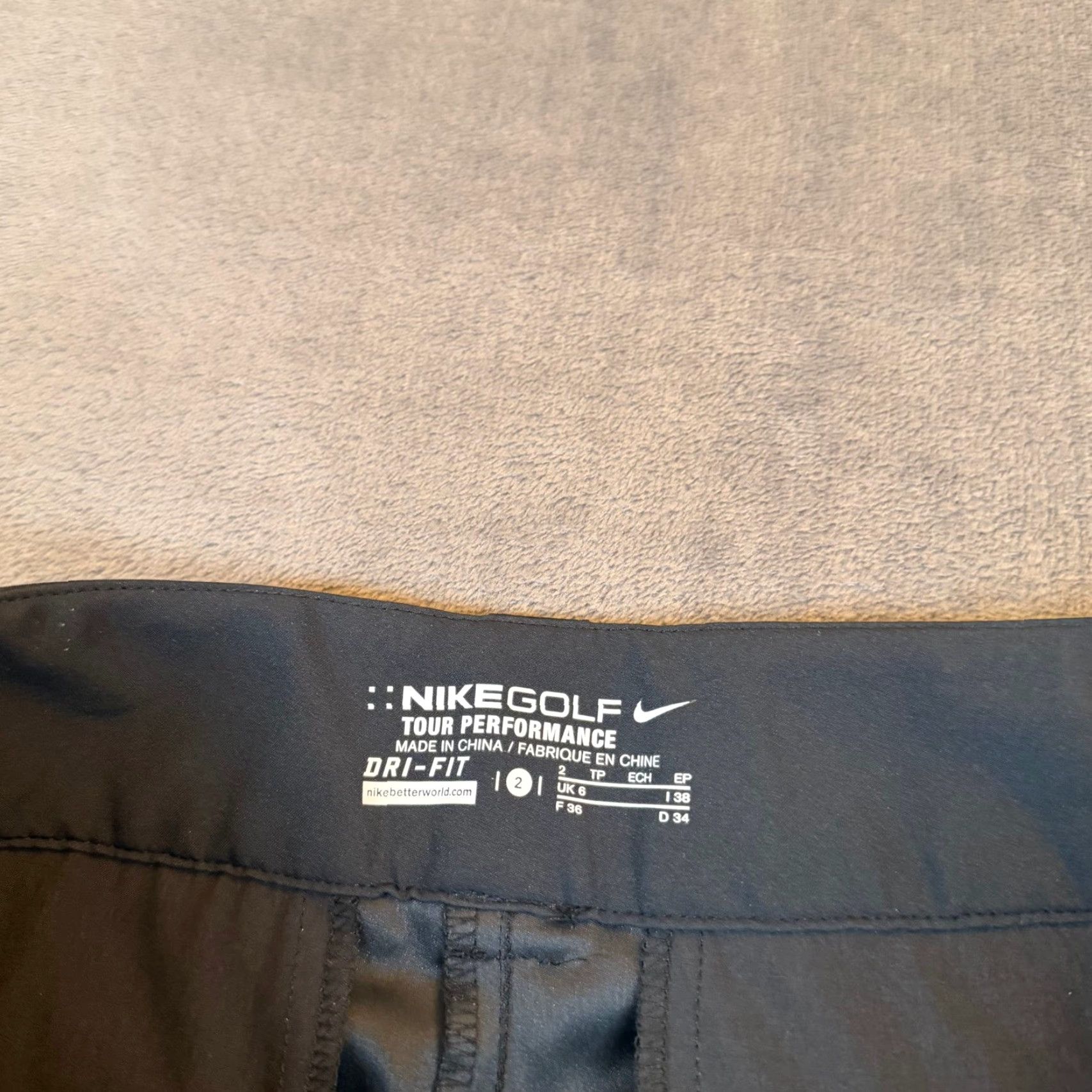 Nike Nike Golf Tour Performance Dri-FIT Black Pants Womens Size 2 Capri Straight Leg Moisture Wicking Pockets Capris Modern Capris Tee? Size 26" / US 2 / IT 38 - 2 Thumbnail