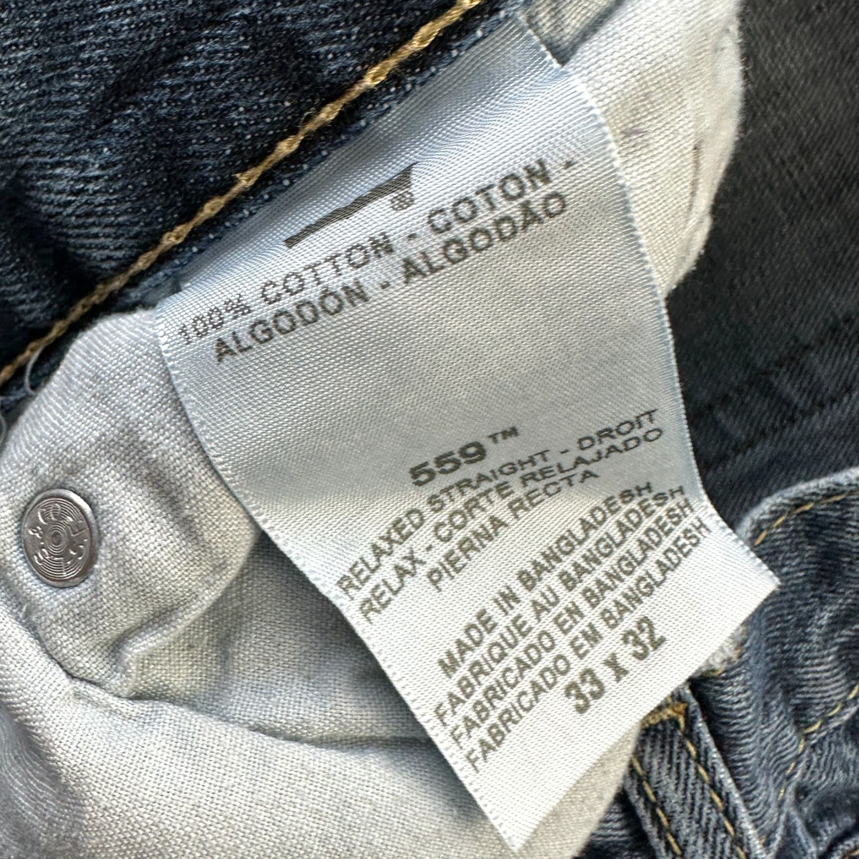 Levi's VINTAGE Levi's 559 Jeans Mens 33x32 Fits 33x30 Relaxed Straight Denim Blue Cotton 5-Pocket, Zipper Closure, Regular Size, Colombia, 559 Model Mens Size US 33 - 7 Thumbnail