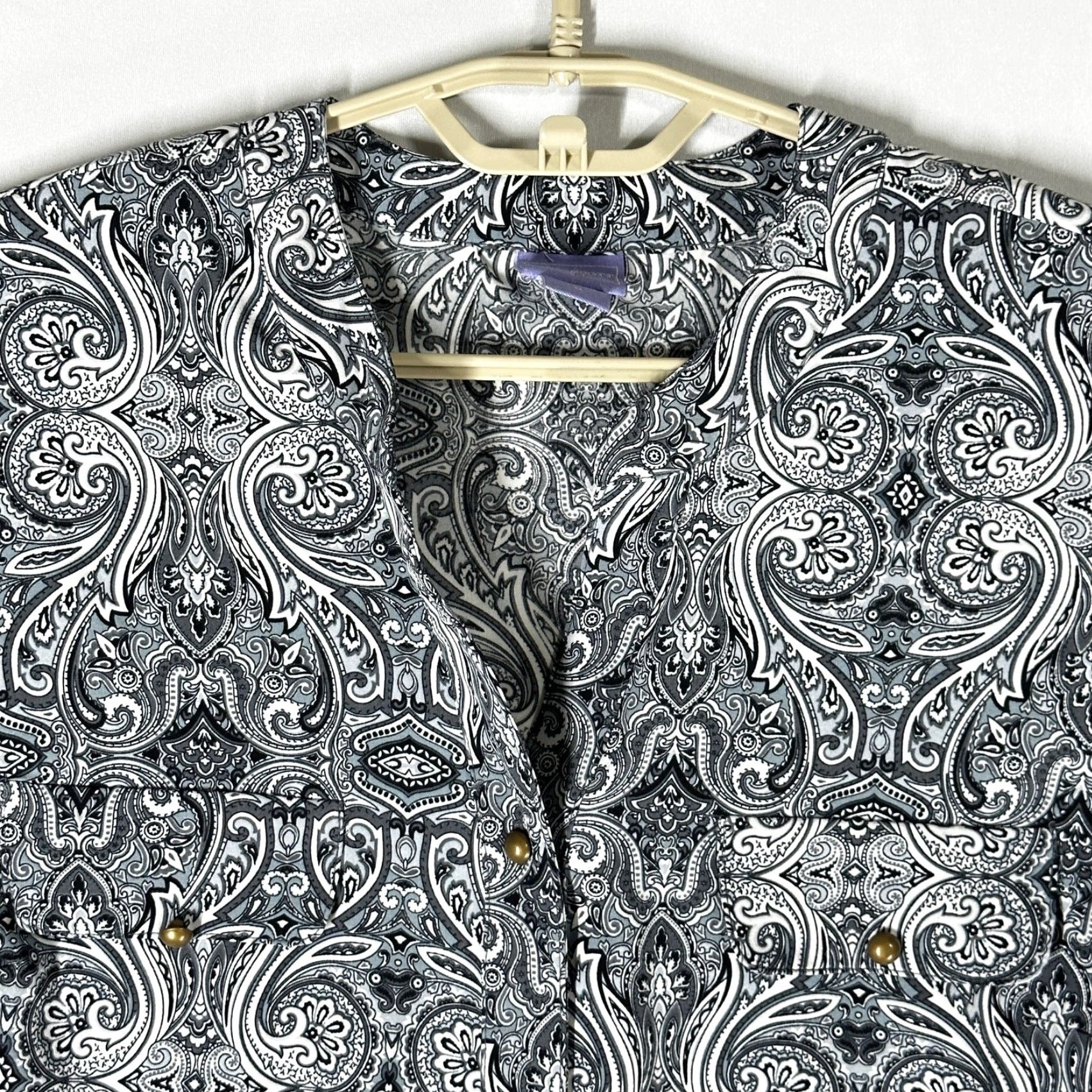 Vintage VINTAGE? No. Laura Scott Blouse Plus 2X Gray Paisley Button Up Boho Bohemian Office Shirt Womens Size XXL / US 16-18 / IT 52-54 - 3 Thumbnail