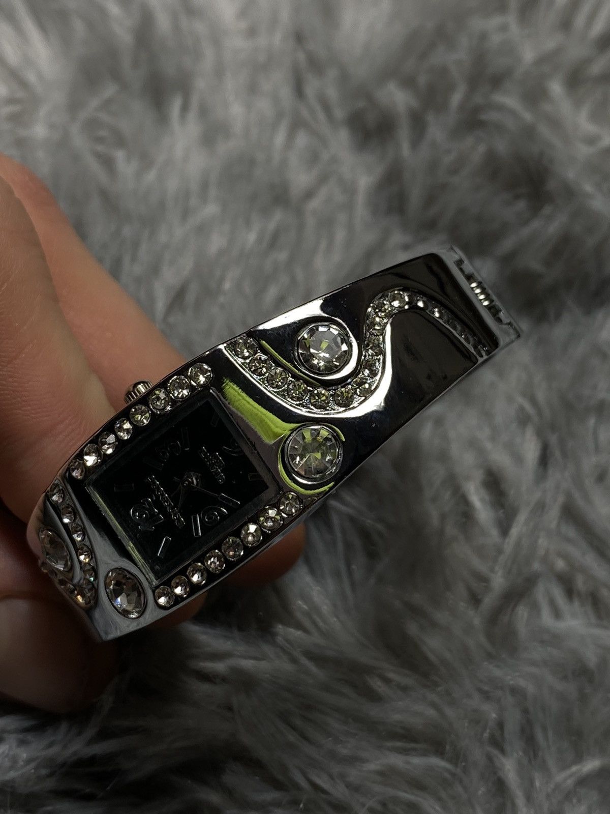 Jewelry Elegant Rhinestone Bracelet Watch - Japanese Brand Size ONE SIZE - 7 Thumbnail