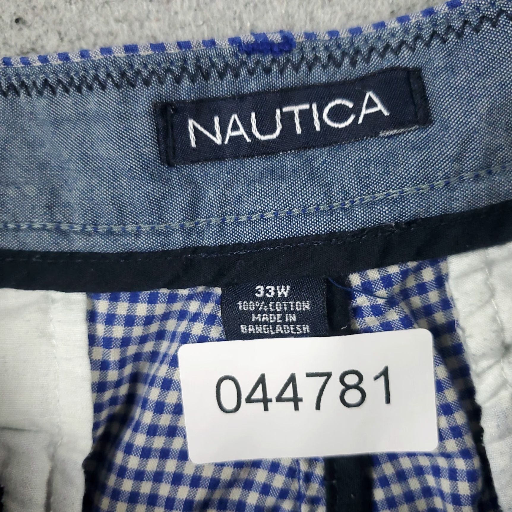 Nautica VINTAGE Nautica Shorts Men's Casual Chino Flat Front Size 33 Blue Check Cotton Outdoor Size US 33 - 8 Thumbnail