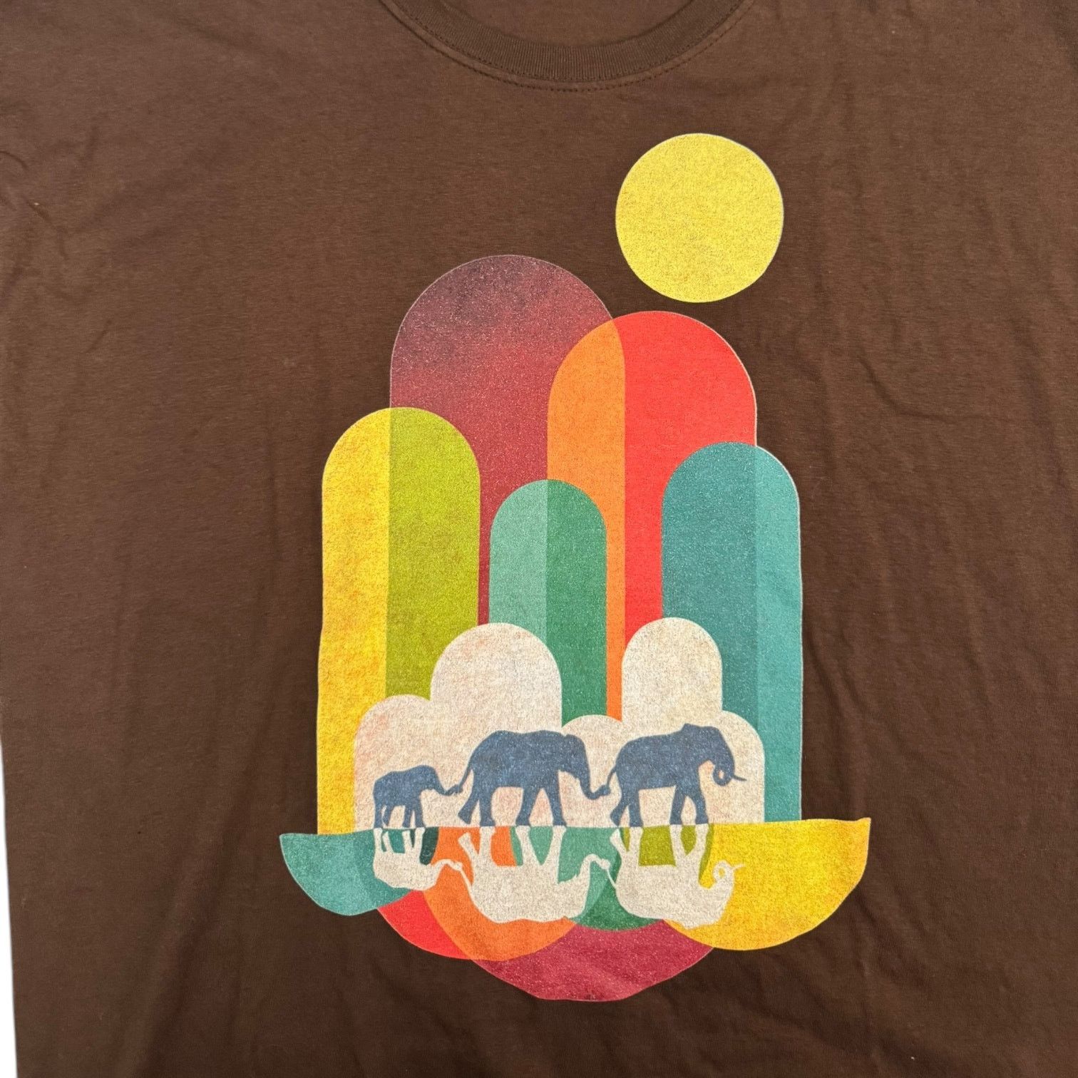Fruit Of The Loom T Shirt Elephants with Stylized Mountain Sun Earth Tones XL Size US XL / EU 56 / 4 - 2 Thumbnail