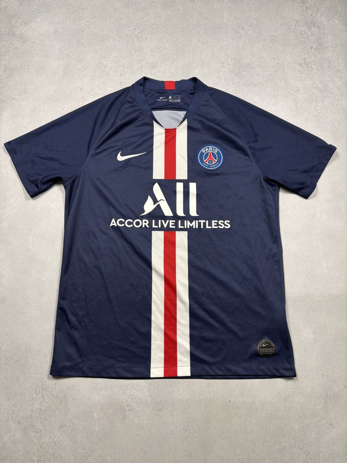 Nike Nike Paris Saint Germain PSG 2019/2020 Home Jersey Shirt L Size US L / EU 52-54 / 3 - 1 Thumbnail