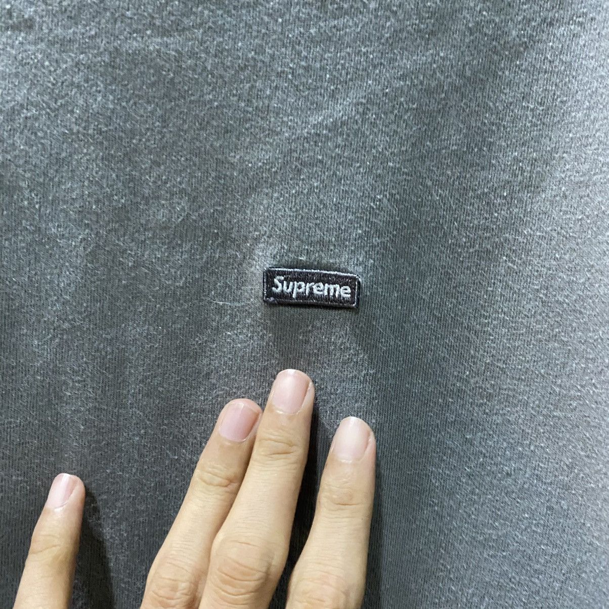 Supreme FW23 Supreme Small Box Tee in Dark Gray Size US L / EU 52-54 / 3 - 5 Thumbnail