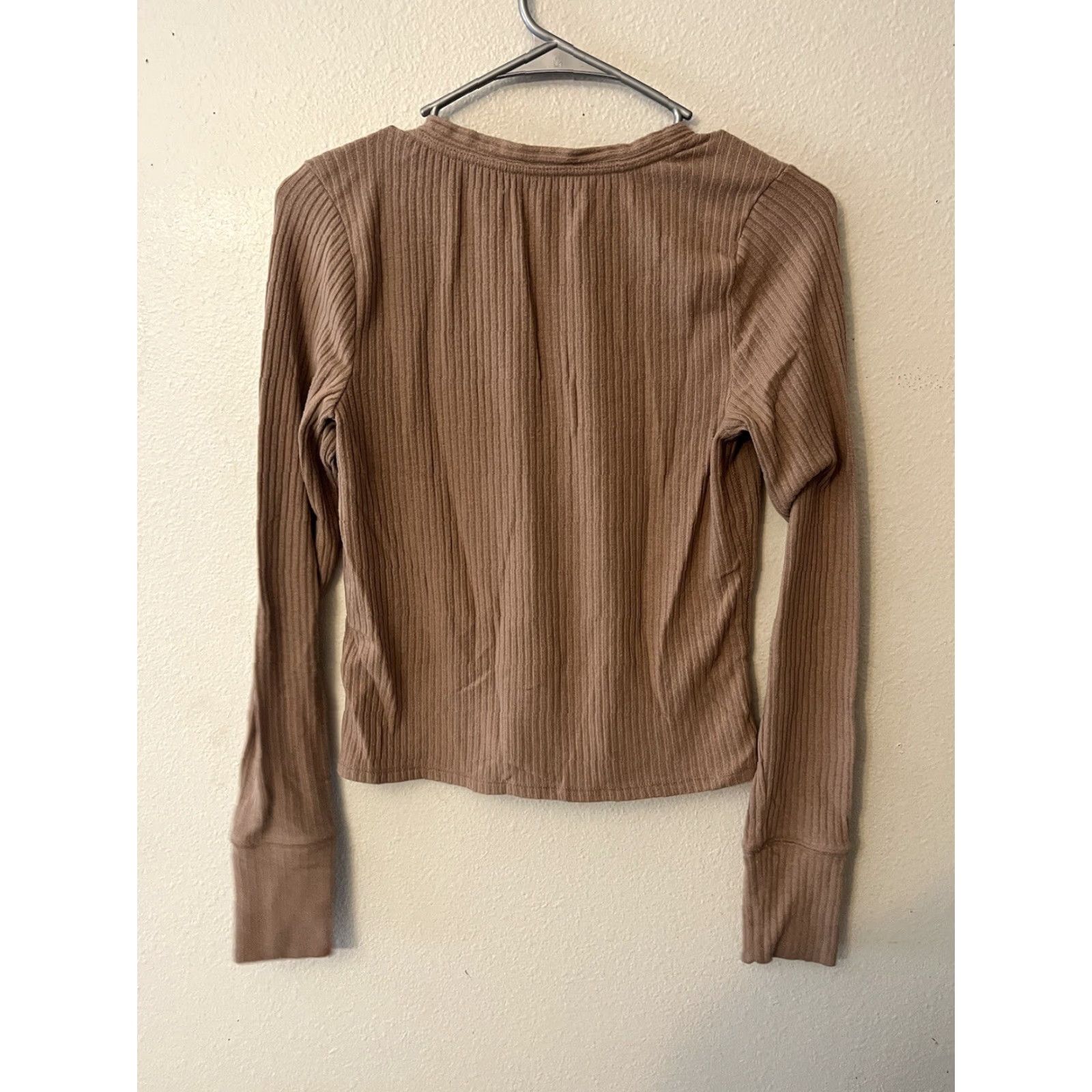 Abercrombie & Fitch Abercrombie & Fitch Sweater Women's M Tan Cropped Ribbed Knit V Neck Cardigan Size M / US 6-8 / IT 42-44 - 3 Thumbnail