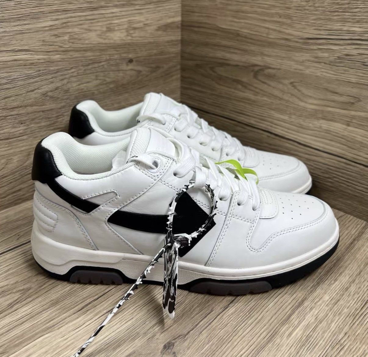 Off-White Off-White Out Of Office Pointed-Toe Sneakers J41 Size US 7 / EU 40 - 2 Thumbnail