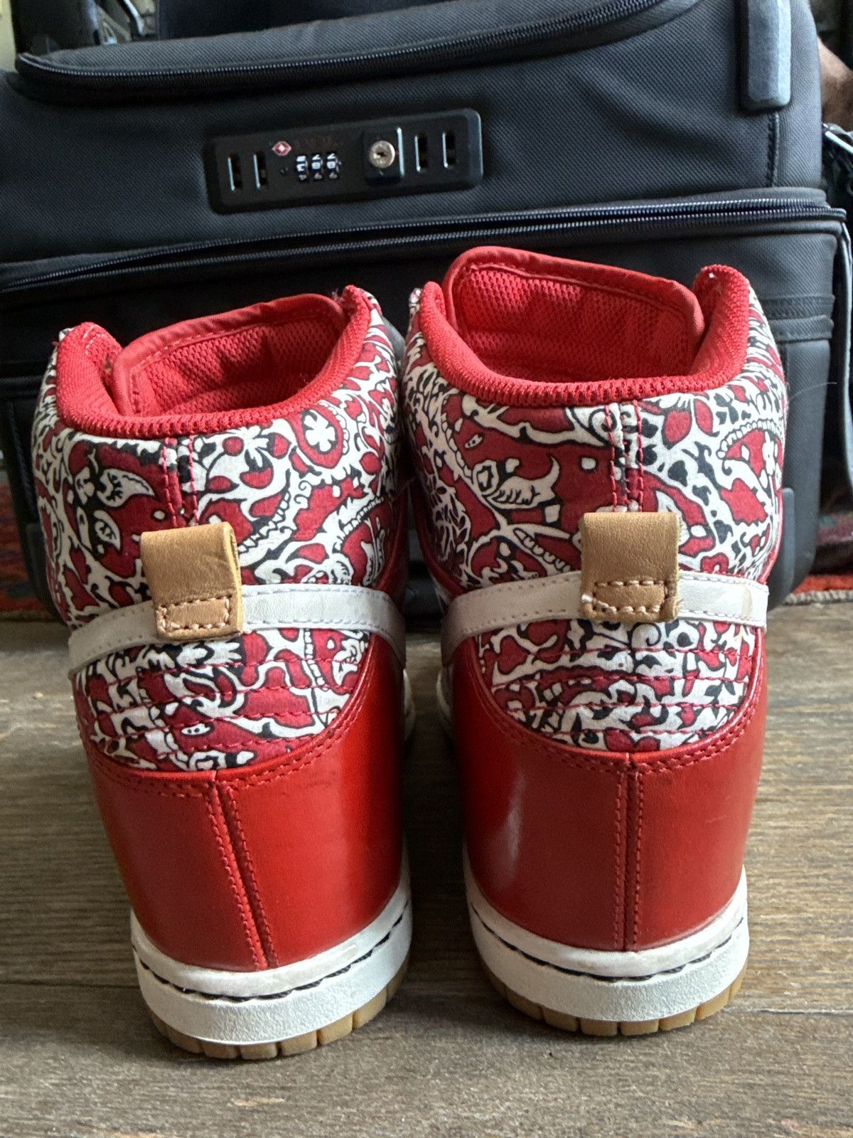 Nike Liberty London x Nike Sky Hi Dunks Batik Print Size 8- 2012 Size US 8 / IT 38 - 4 Thumbnail