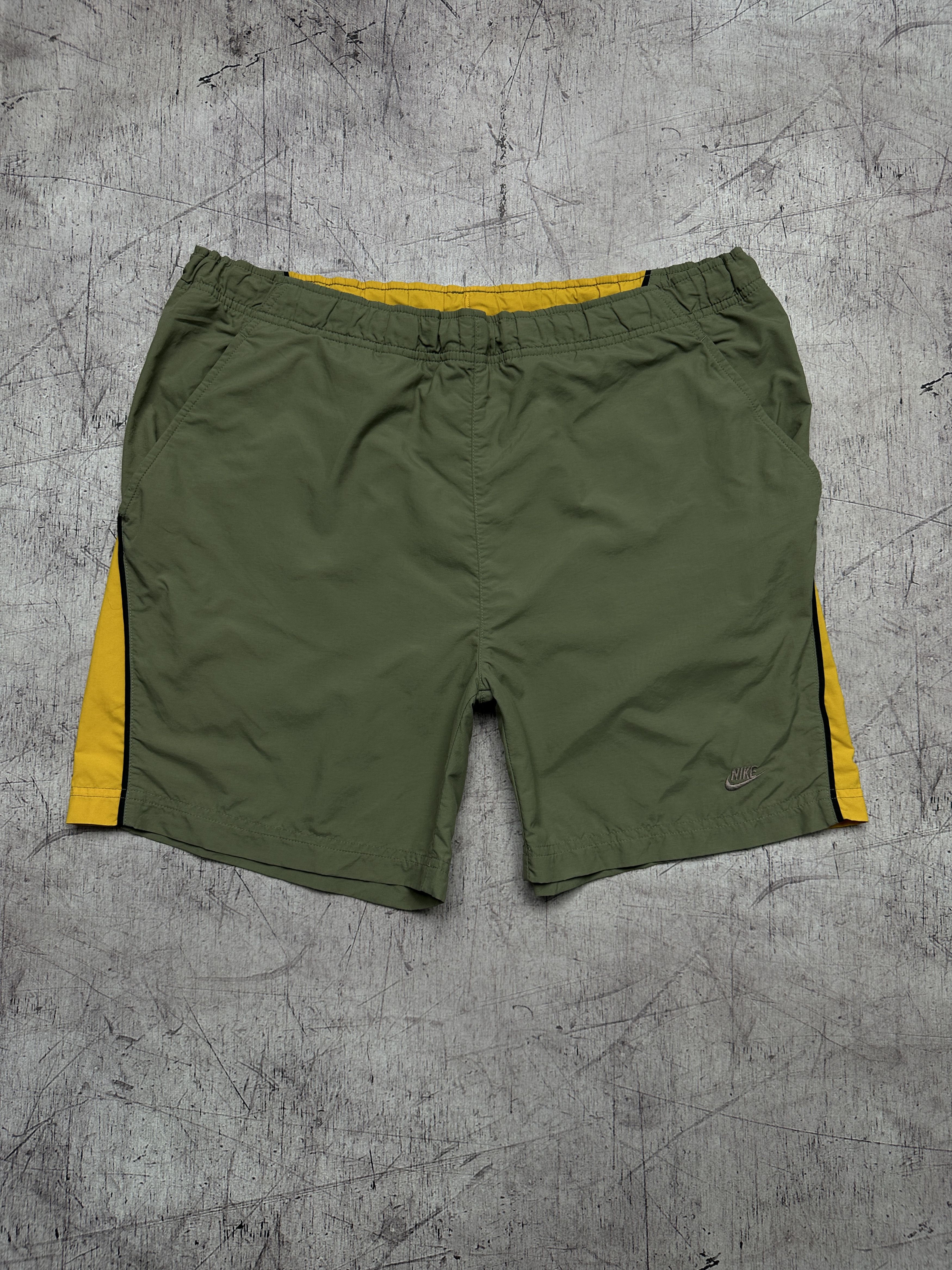 Nike Nike Vintage Mens Nylon Swimming Shorts Size US 34 / EU 50 - 1 Thumbnail