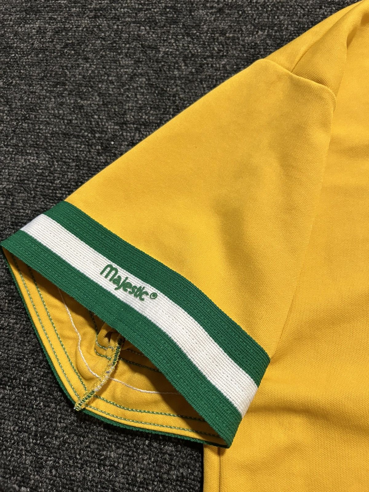 Majestic × Vintage MLB Oakland Athletics Majestic Jersey Yellow Size US XL / EU 56 / 4 - 4 Thumbnail