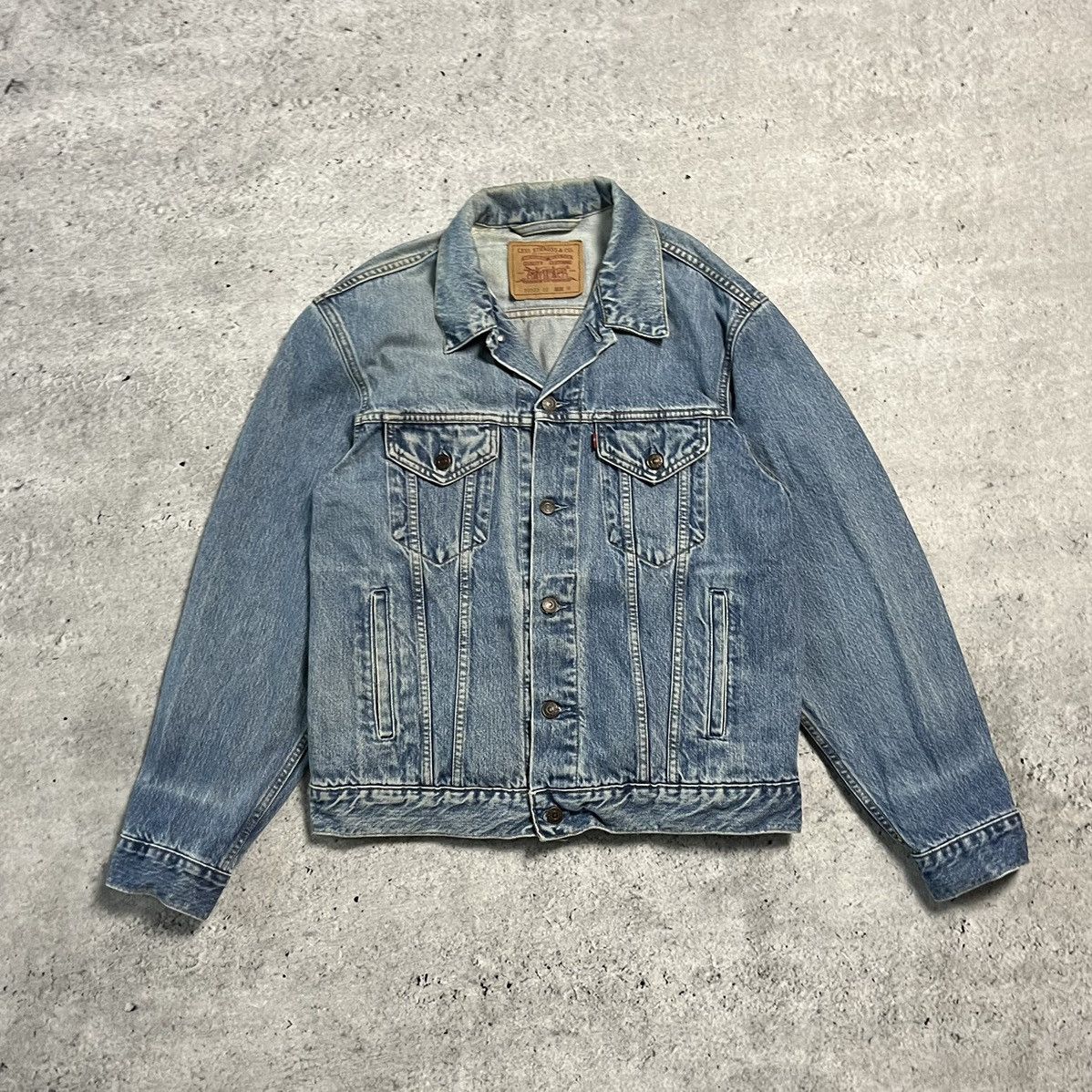 Levi's × Levi's Vintage Clothing × Vintage Levis trucker jacket vintage M 90s made in italy washed Size US M / EU 48-50 / 2 - 1 Thumbnail