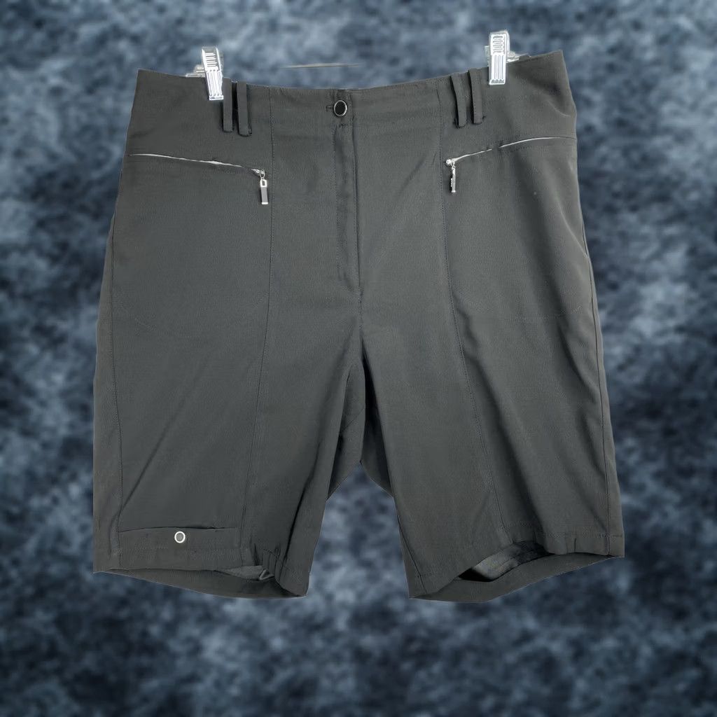 DKNY DKNY Golf Shorts Bermuda Zip Pockets Black 14 Women’s Stretch Casual Bermuda Shorts DKNY Women’s Size 14 Black Golf Shorts Size 36" / US 14 / IT 50 - 1 Thumbnail