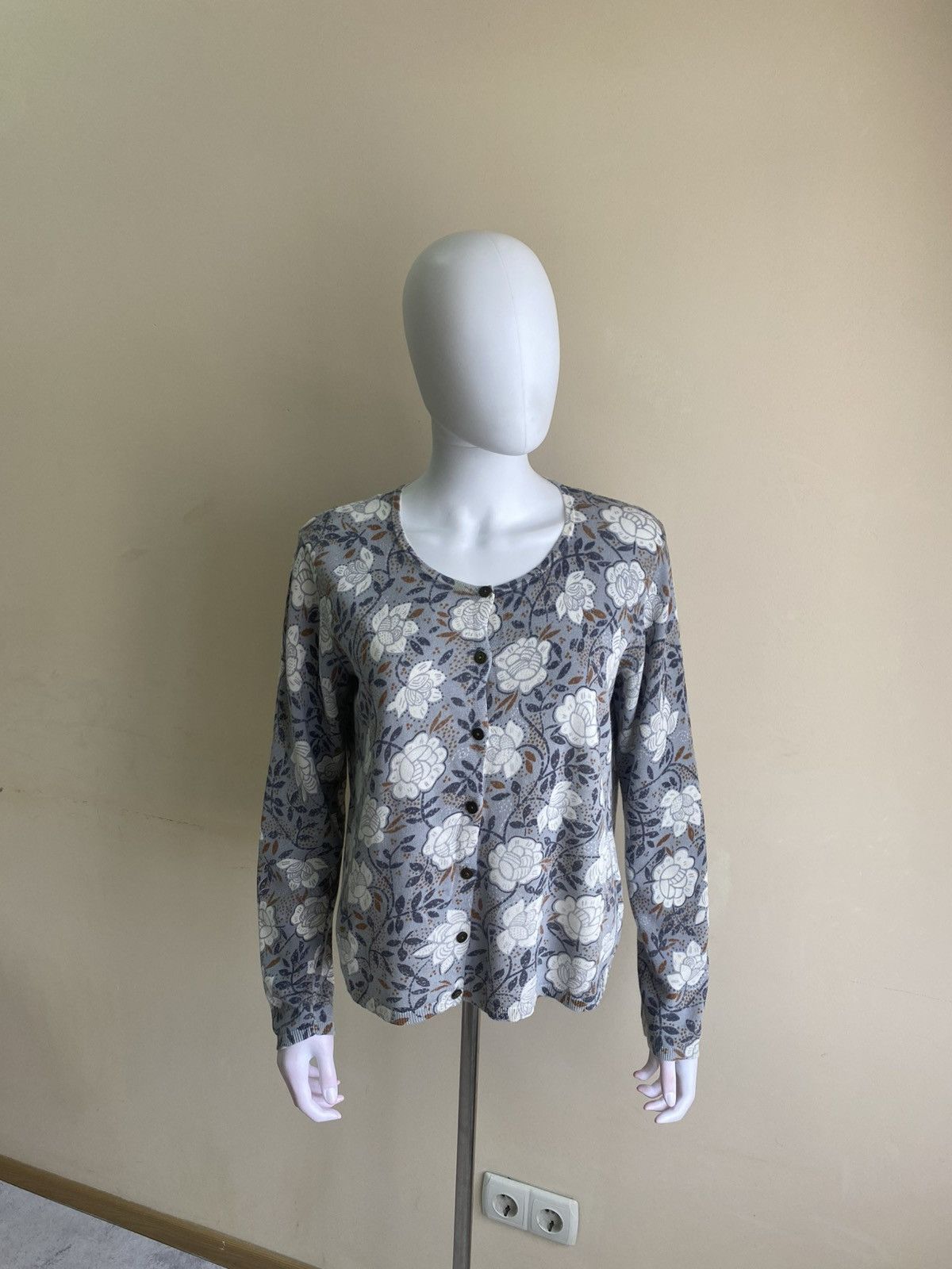 Gudrun Sjoden Gudrun Sjoden Gray Floral Knit Button Down Cardigan Sweater Size M / US 6-8 / IT 42-44 - 2 Thumbnail