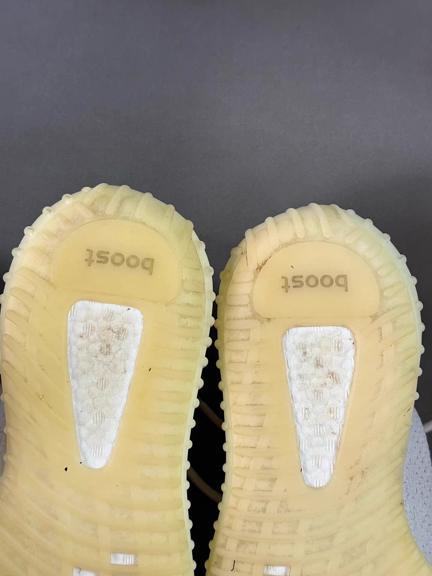 Nike Yeezy 350 White Cream Ｑ20 Size US 10 / EU 43 - 3 Thumbnail