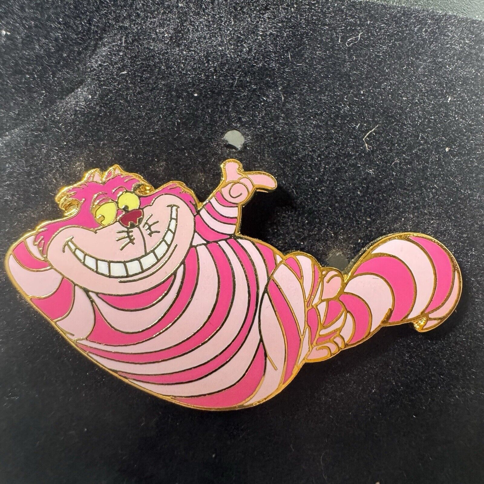 Disney Vtg Disney Cheshire Cat Pin Alice in Wonderland 02 Official Size ONE SIZE - 1 Thumbnail