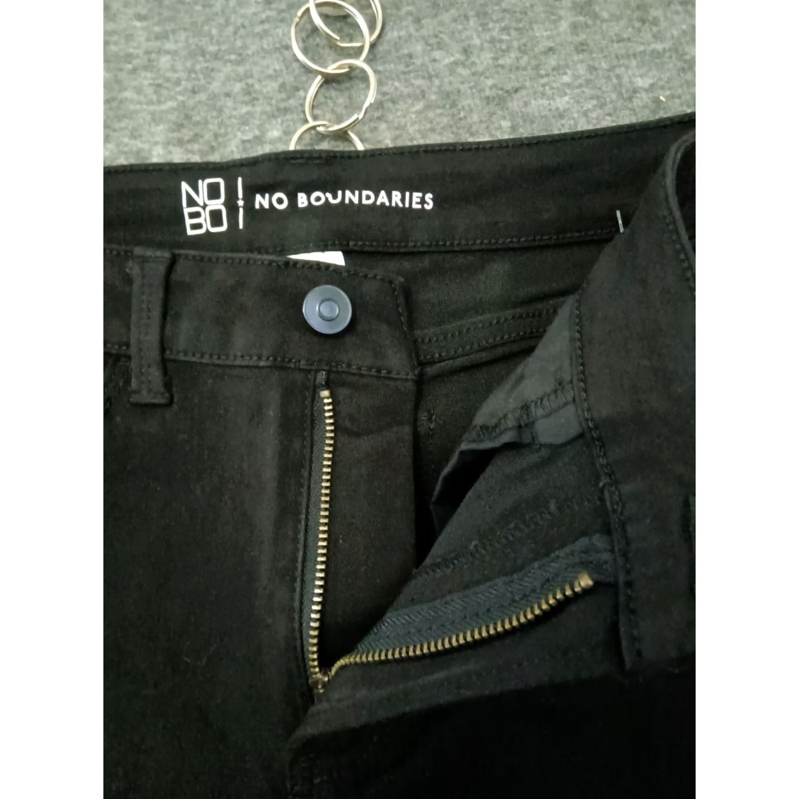 Vintage No Boundaries Jeans Women Black High Juniors Size 7 Skinny 5-Pocket Denim Inseam 26 Inseam Mid Rise 8.5-10.5 Dark Wash Cotton Polyester Spandex Size 28" / US 6 / IT 42 - 3 Thumbnail