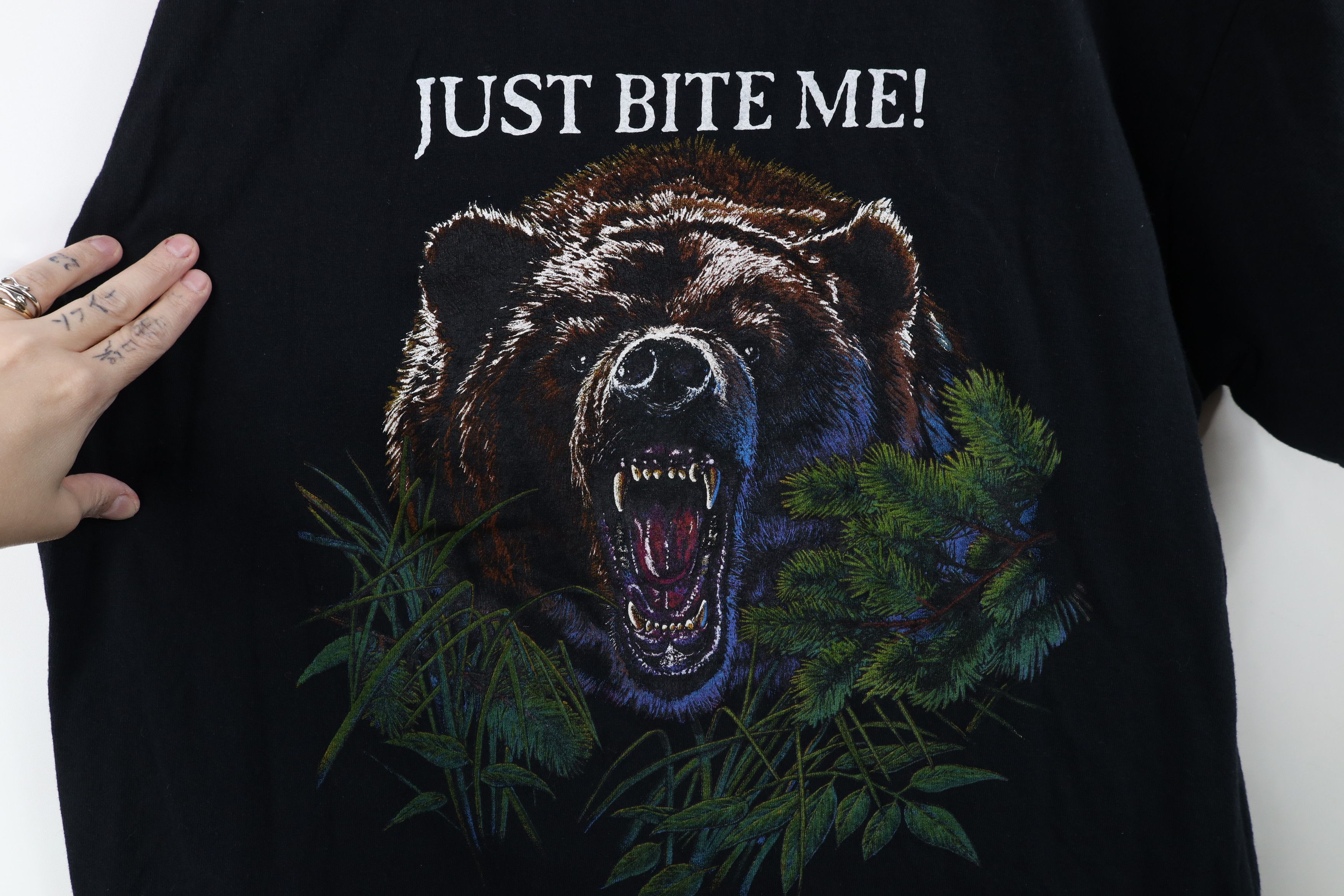 Vintage Vintage 90s Streetwear Bear Just Bite Me T-Shirt Black Size US XL / EU 56 / 4 - 4 Thumbnail