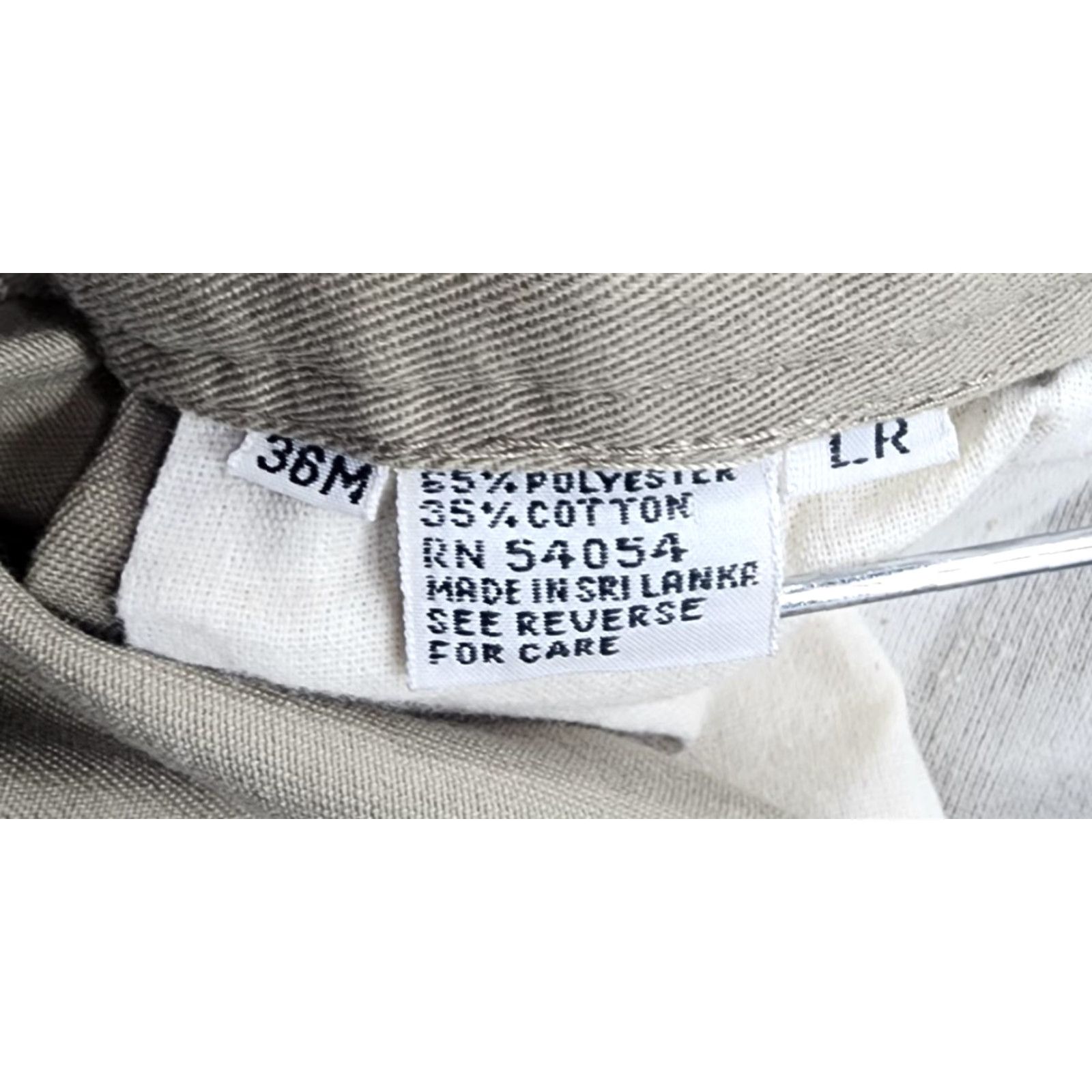 Bugle Boy VINTAGE Bugle Boy Pants Mens 36M Khaki Pleated Chino Slacks Cuffed Hem 65% Polyester 35% Cotton Beig e Size US 36 / EU 52 - 6 Thumbnail