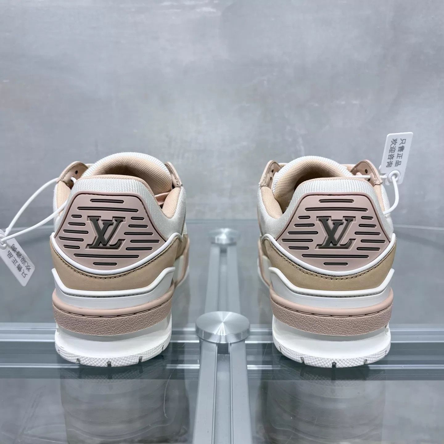 Louis Vuitton LV Trainer Pink White UK1.5 EU35.5 YH25471 Size US 5 / IT 35 - 6 Thumbnail