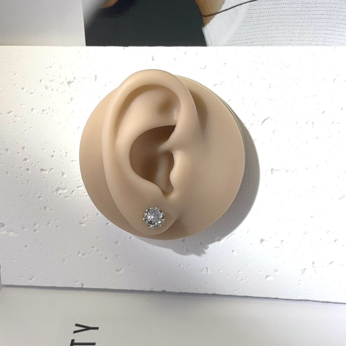 Other Stainless Steel Retro Vintage CZ Screw-Back Stud Earrings Size ONE SIZE - 6 Thumbnail