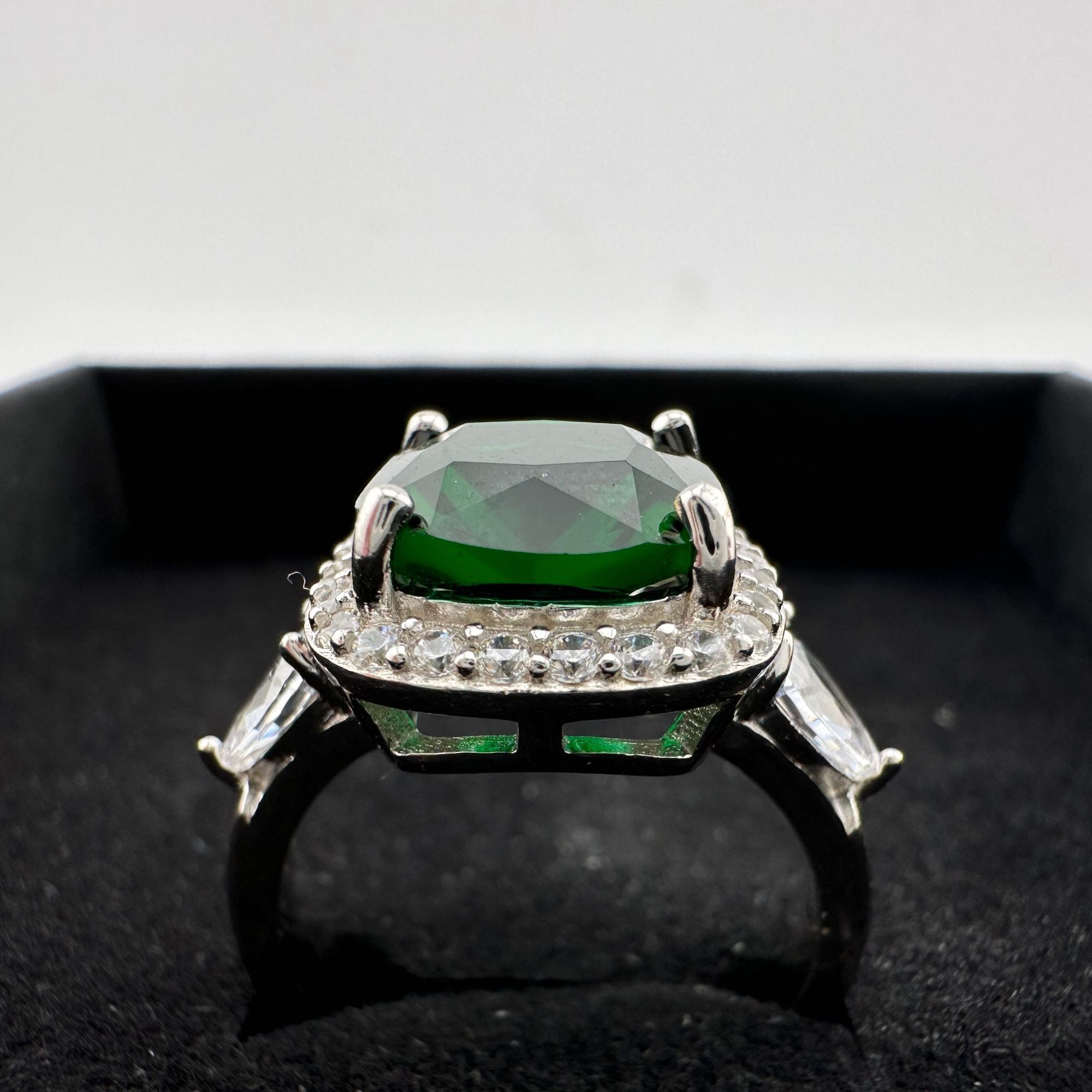 Other 3.66ct Lab Created Emerald and White Gemstone Ring Size 7 Size ONE SIZE - 14 Thumbnail