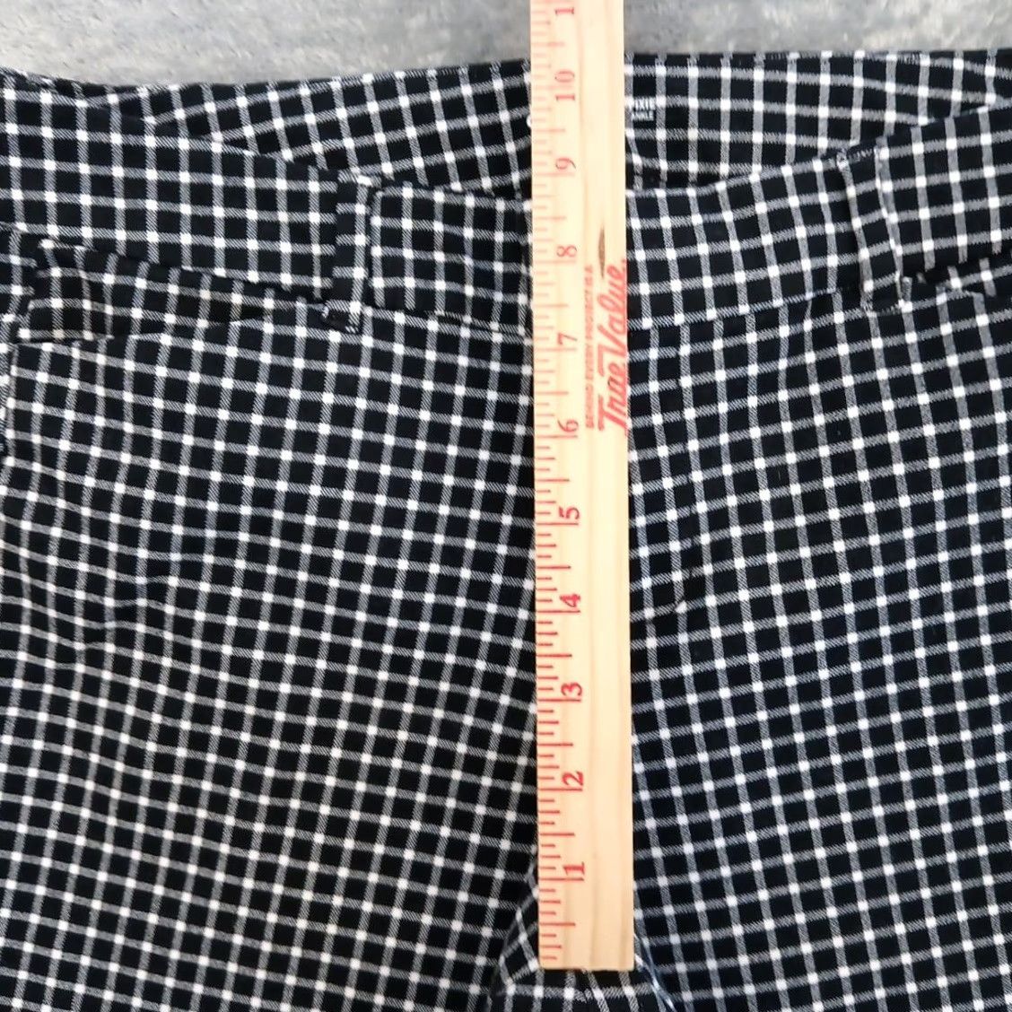 Old Navy Old Navy Pants Womens Size 8 Black Plaid Pockets 30x25 Mid Rise Ankle Straight Size 30" / US 8 / IT 44 - 3 Thumbnail