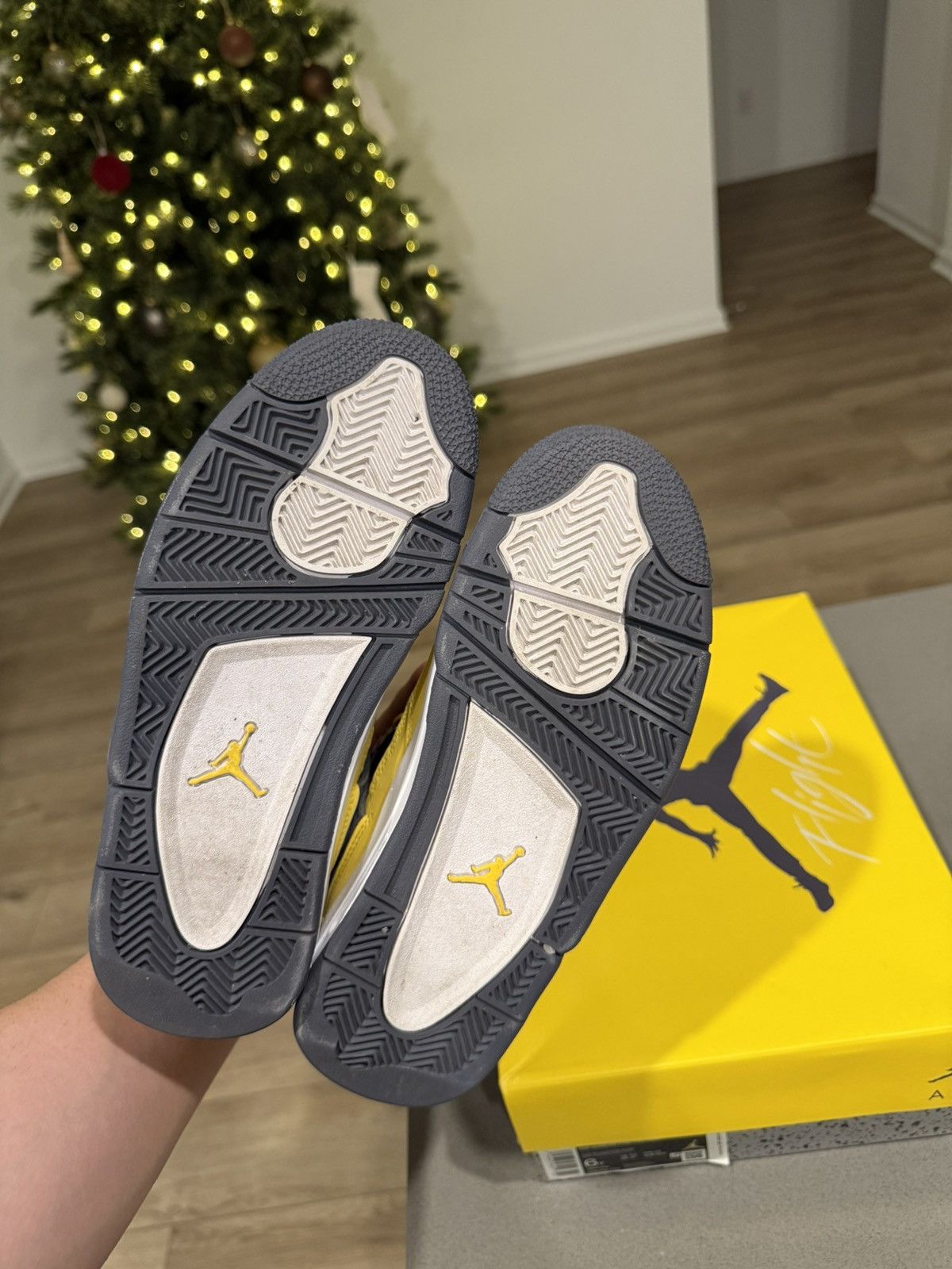 Jordan Brand Jordan 4 lightning Size US 6 / EU 39 - 4 Thumbnail
