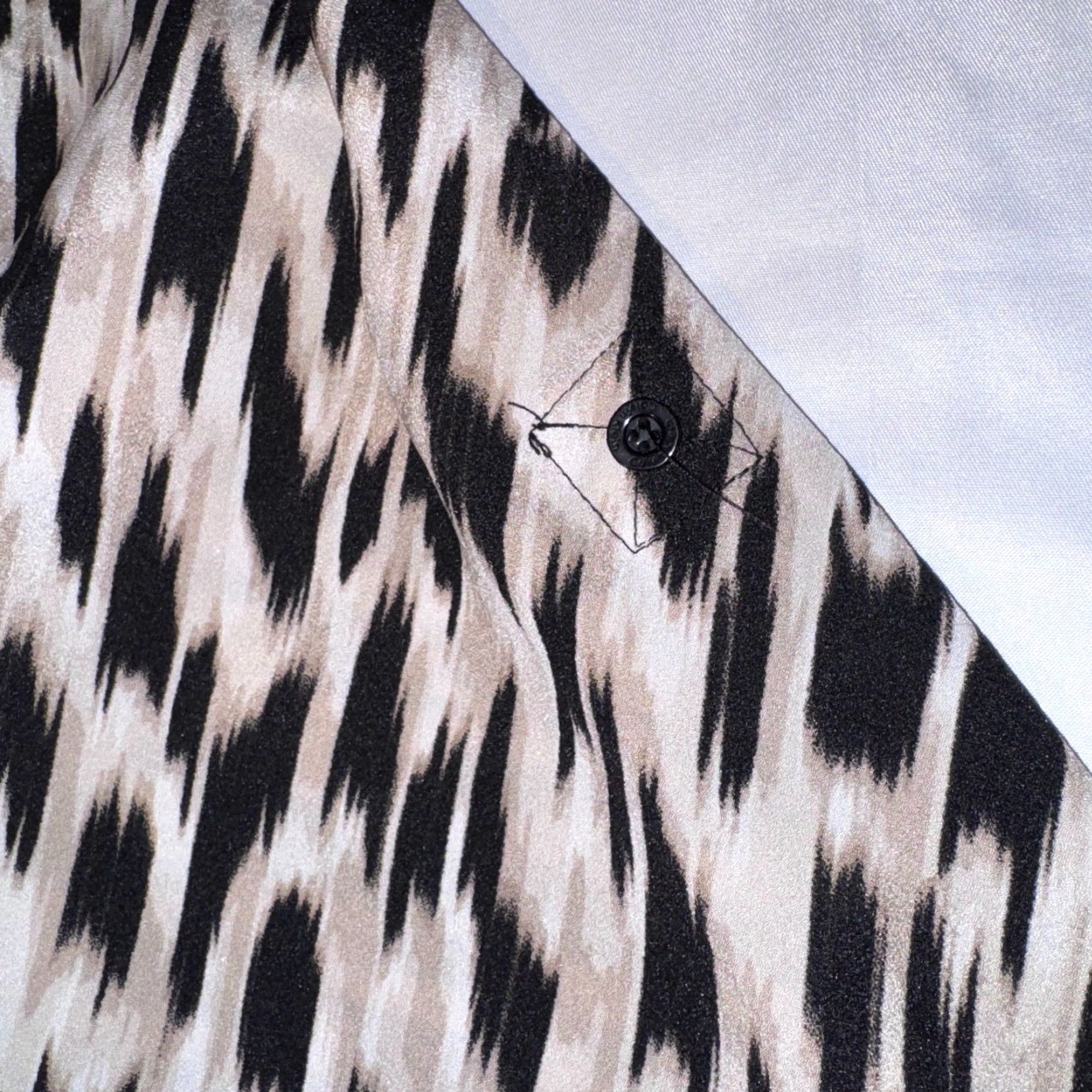Calvin Klein Calvin Klein Women Blouse Shirt Leopard Animal Print Front Pocket Roll Tab Sleeve L Multicolor Size L / US 10 / IT 46 - 4 Thumbnail