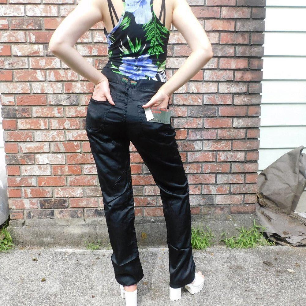 Designer Katherine Hamnett satin straight leg pant Size 33" - 4 Thumbnail