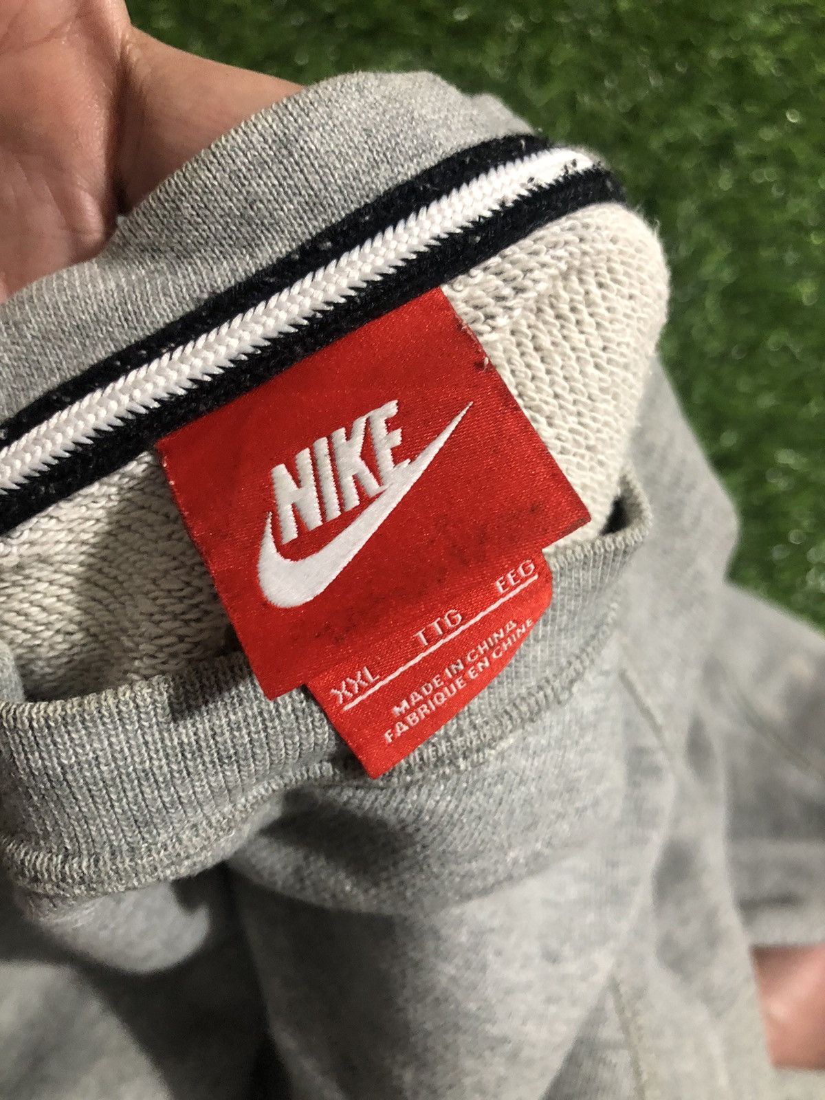 Nike × Vintage VINTAGE ITEM NIKE CREWNECK BIG LOGO Size US XXL / EU 58 / 5 - 2 Thumbnail