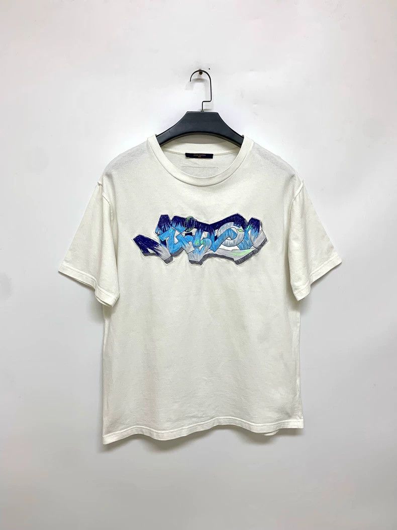 Louis Vuitton LV White Graffiti Letter Short Sleeve T-Shirt - dmc Size US XL / EU 56 / 4 - 1 Thumbnail