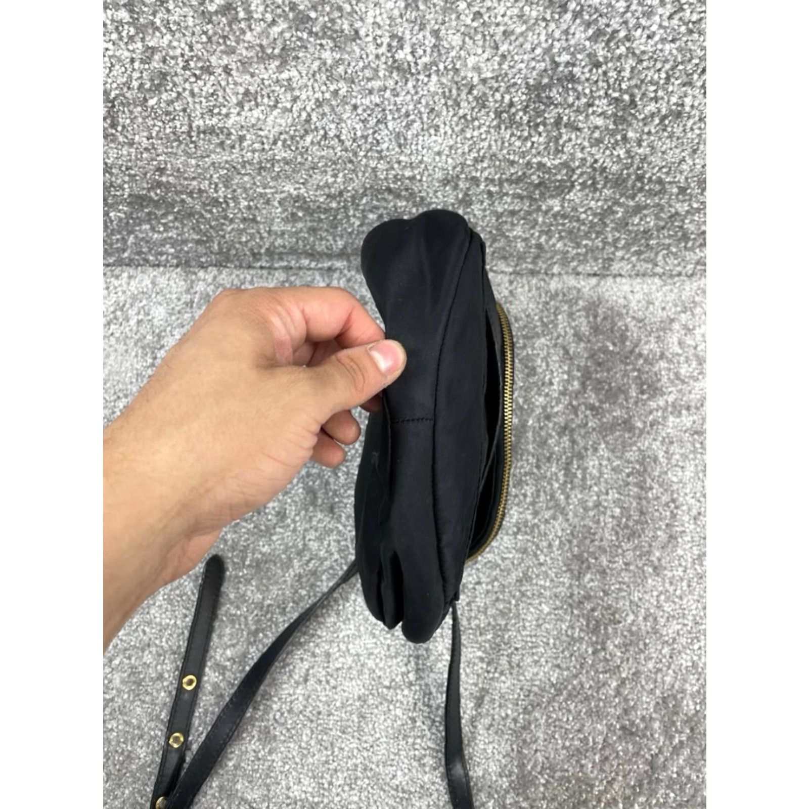 Marc by Marc Jacobs Marc by Marc Jacobs Natasha Crossbody Bags Womens Black Zip Adjustable Strap Crescent 8.5 in x 9 in Medium Leather Size ONE SIZE - 6 Thumbnail