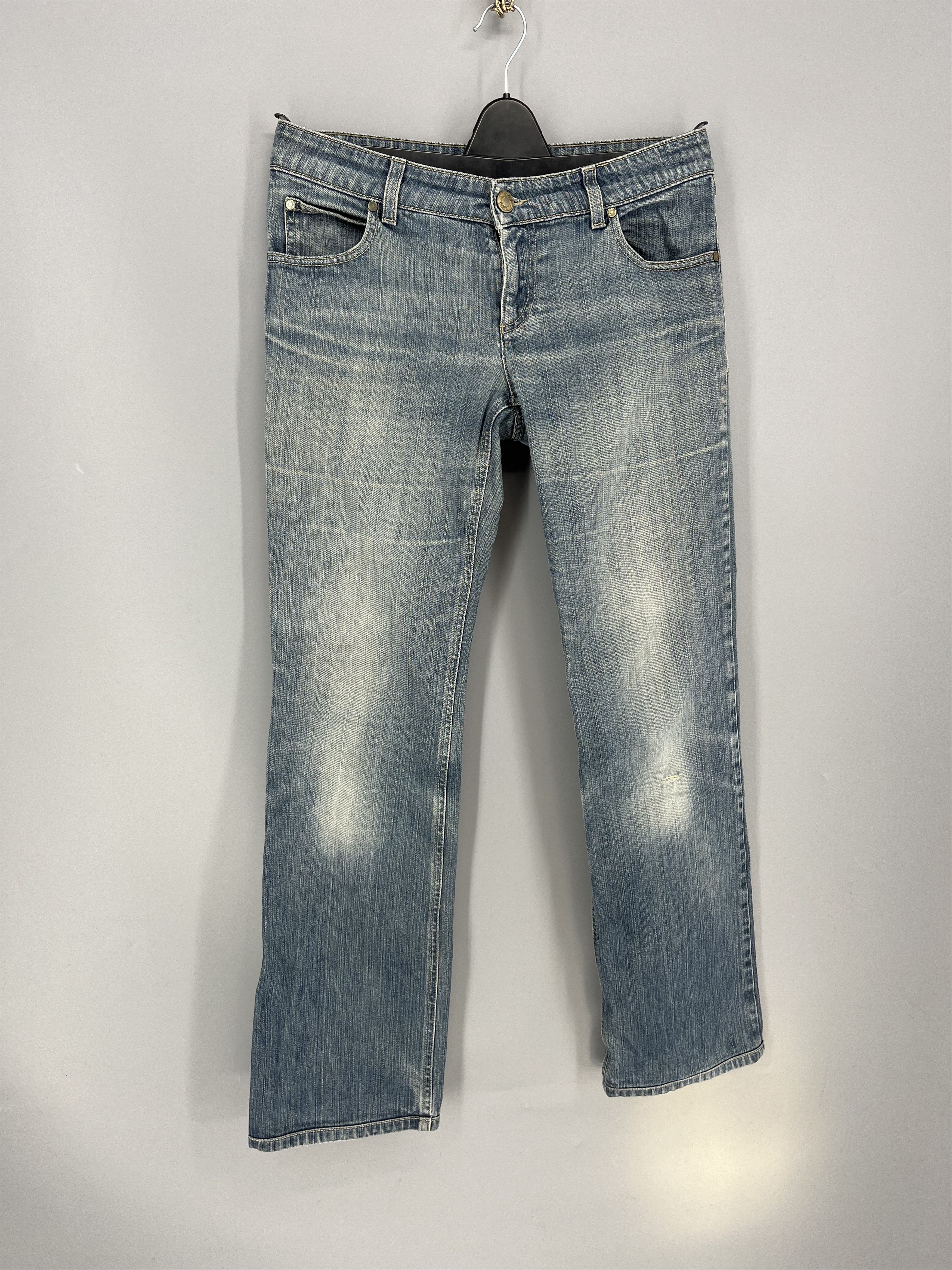 Gucci Gucci Vintage Light Wash Flared Jeans with Web Logo Patch Size 26" / US 2 / IT 38 - 2 Thumbnail