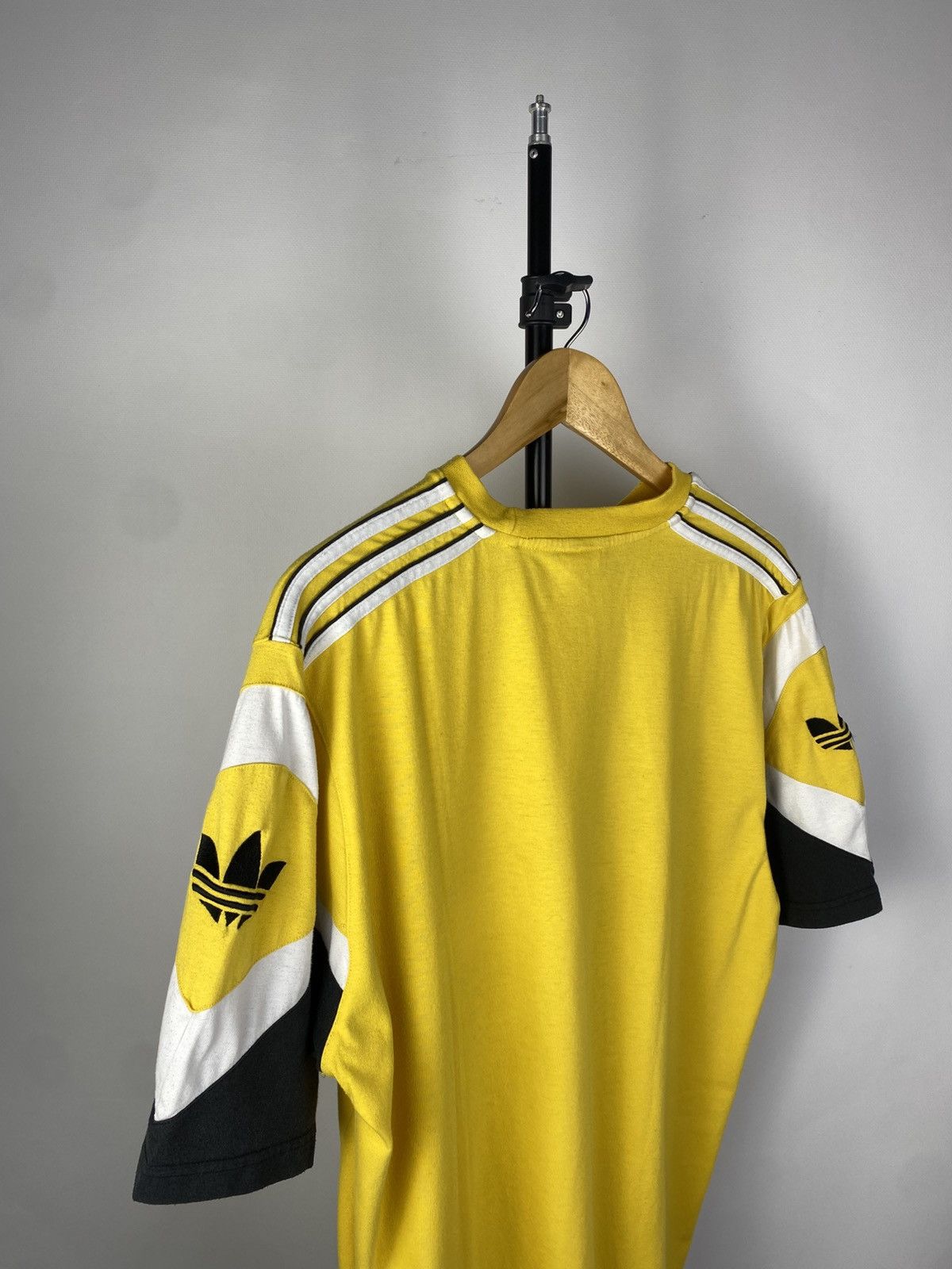 Adidas × Vintage Vintage 90s Central Logo Adidas y2k T Shirt Size US L / EU 52-54 / 3 - 7 Thumbnail