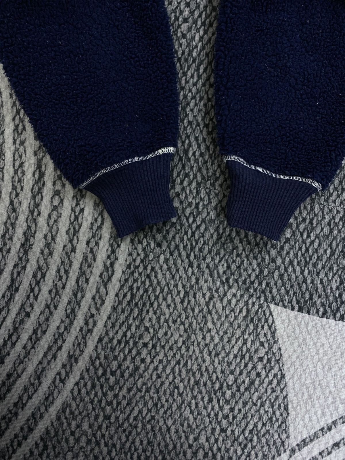 JW Anderson × Uniqlo Vtg Jwanderson By Uniqlo Navy Color Fleece Sherpa Sweatshirt Size US M / EU 48-50 / 2 - 6 Thumbnail