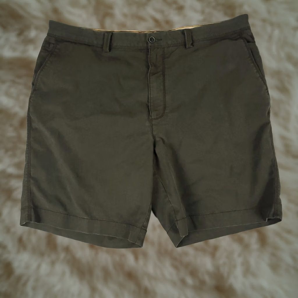 Tommy Bahama Tommy Bahama Shorts Mens Size 42 Brown Cotton Blend Flat Front Chino Size US 42 / EU 58 - 1 Thumbnail