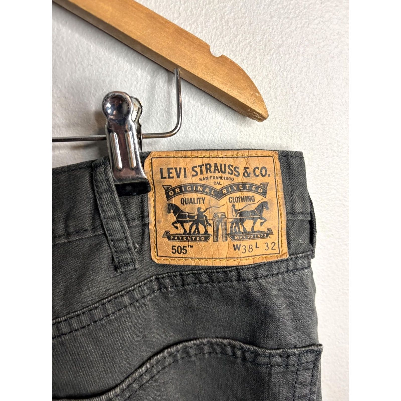 Levi's Levi's 505 Jeans Mens 38x32 Gray High Rise Straight Leg Denim Classic White Tab Size US 38 / EU 54 - 3 Thumbnail