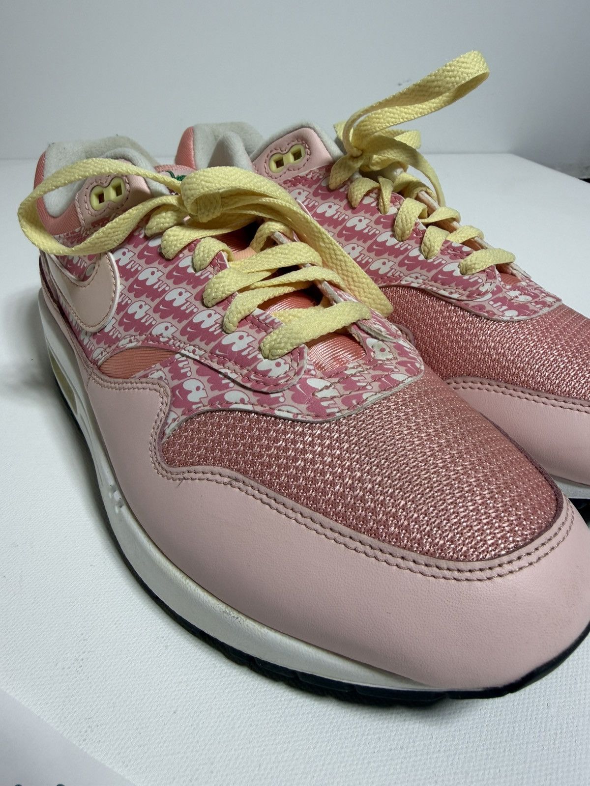 Nike Nike Air Max 1 Strawberry Lemonade 2020 (9.5) Size US 9.5 / EU 42-43 - 1 Thumbnail