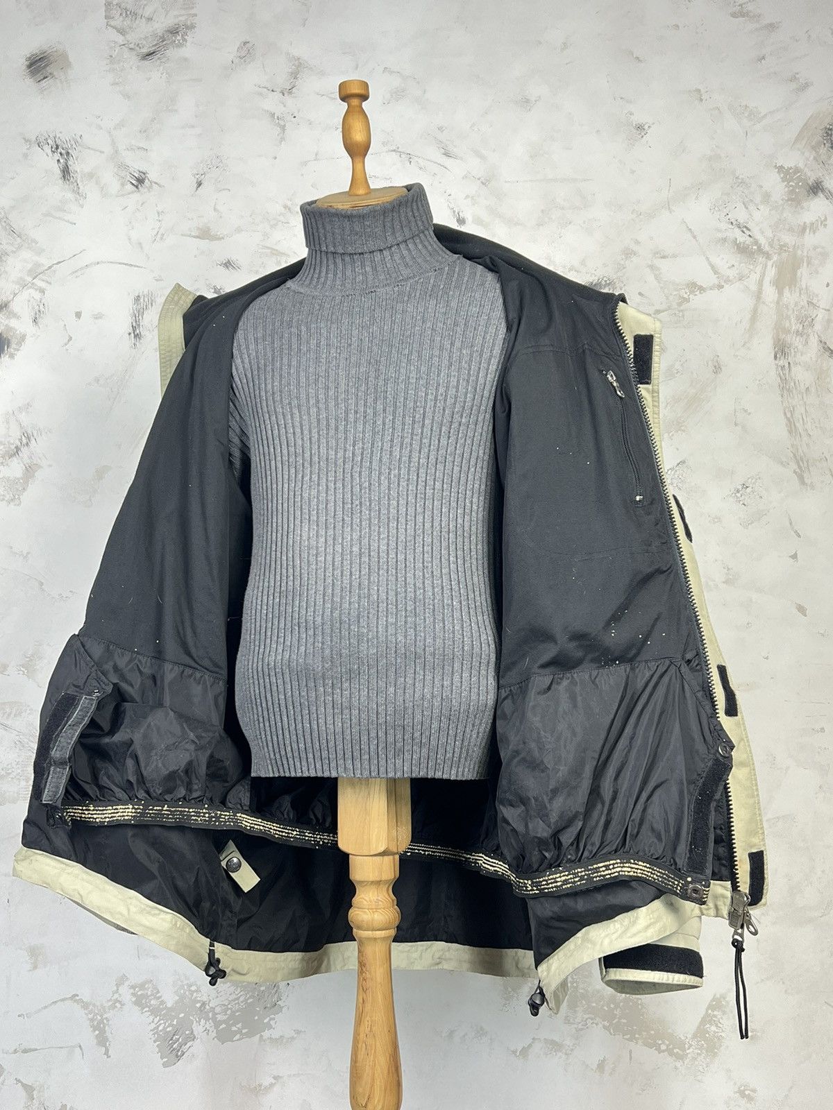 Helly Hansen Vintage Helly Hansen Advance Waterproof Jacket Size XL Size US XL / EU 56 / 4 - 8 Thumbnail