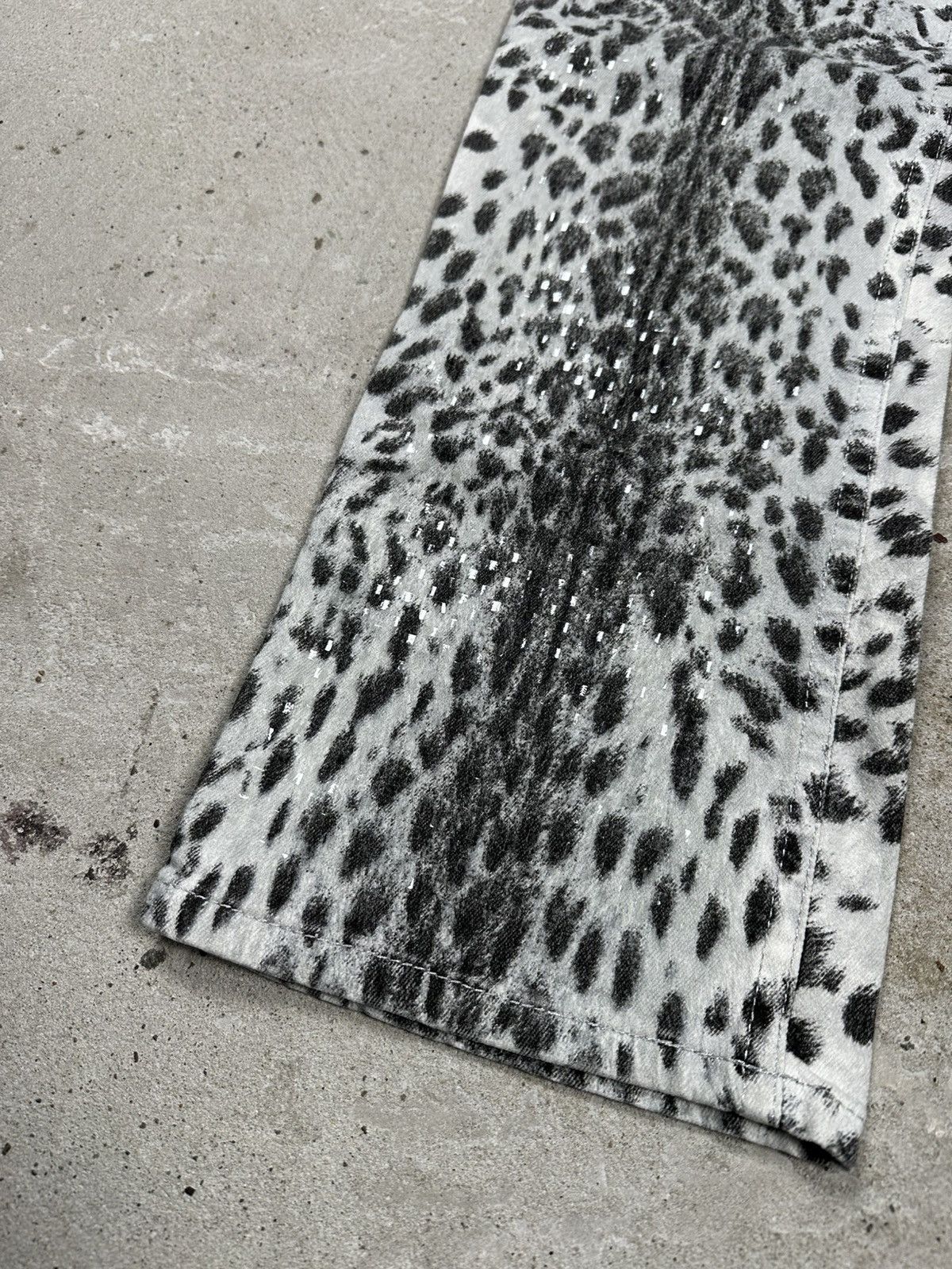 Roberto Cavalli Vintage SS2000 Roberto Cavalli Leopard Skin Print Pants Size 25" / US 0 / IT 36 - 3 Thumbnail