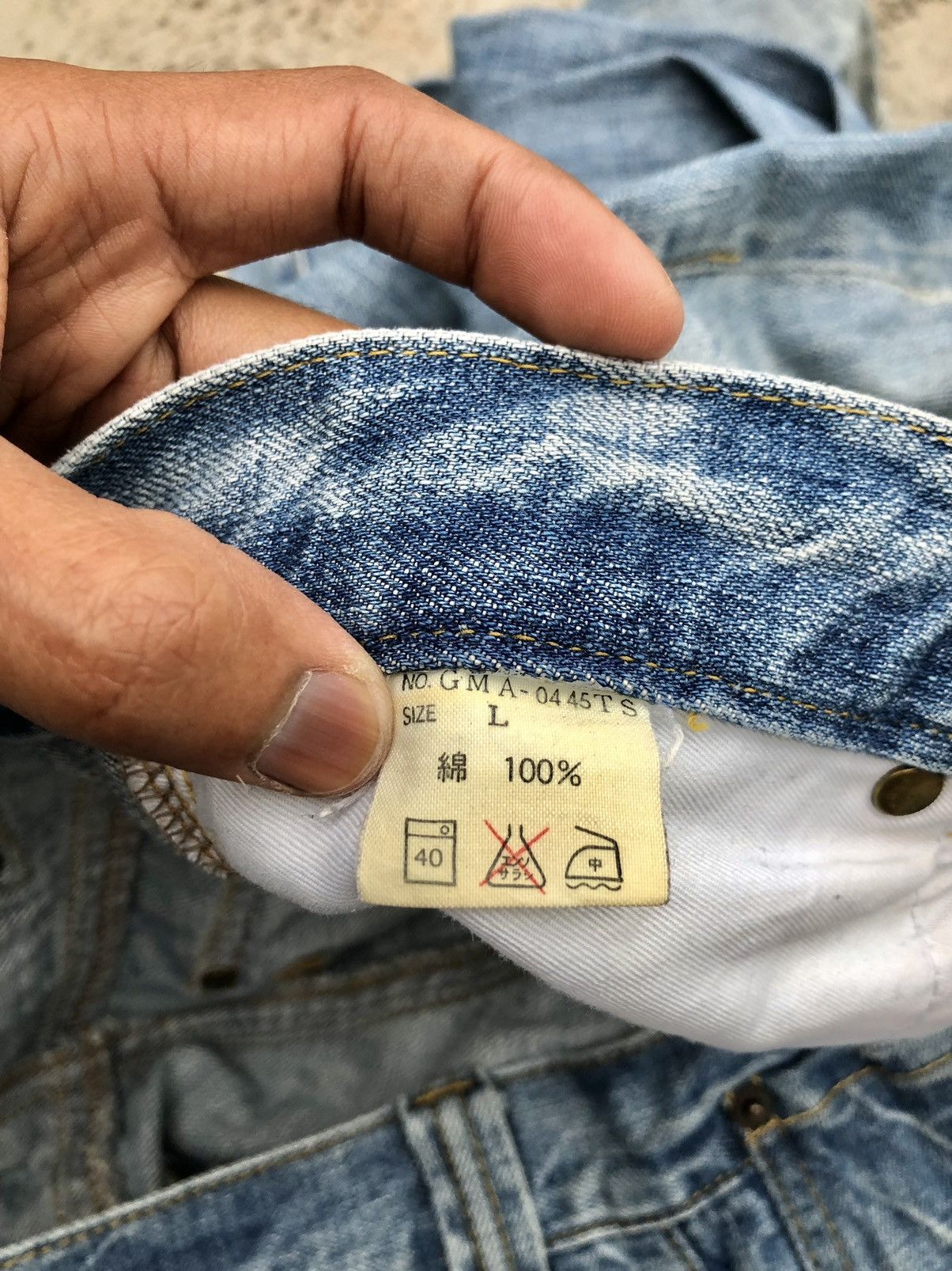Global Work TWIST BUCKLE BACK DISTRESSED DENIM Size US 33 - 2 Thumbnail