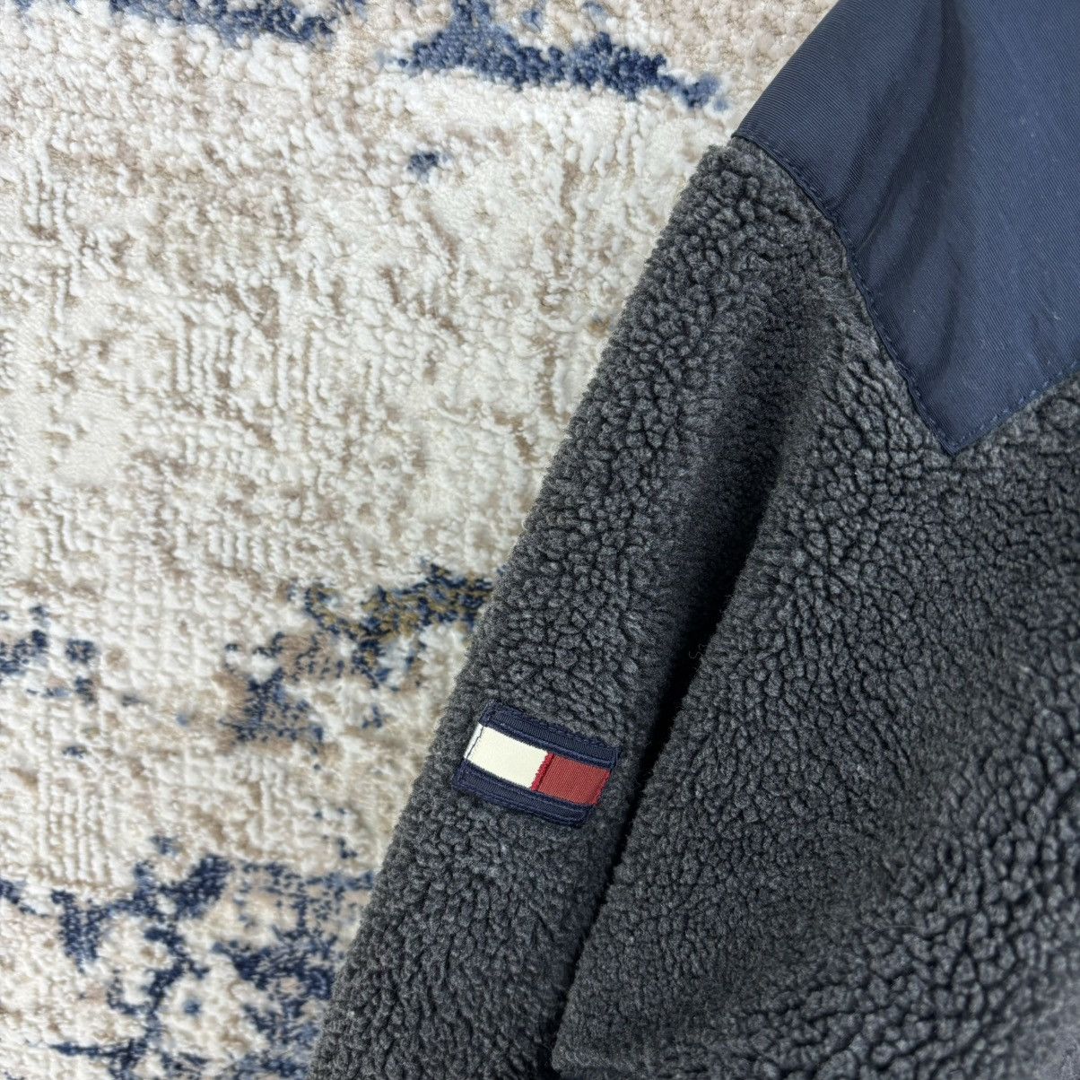 Tommy Hilfiger × Vintage Vintage Tommy Hilfiger Sherpa Fleece Jacket Size US S / EU 44-46 / 1 - 12 Thumbnail