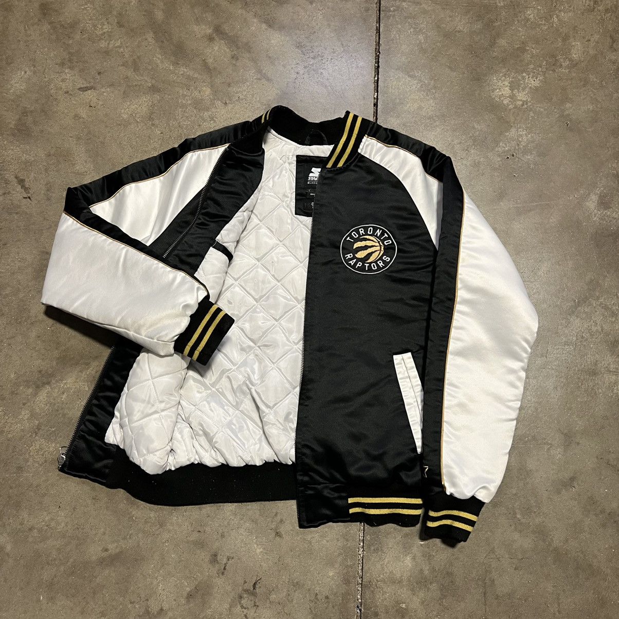 Starter Vintage Toronto Raptors Starter Satin Bomber Jacket Varsity Size US S / EU 44-46 / 1 - 7 Thumbnail
