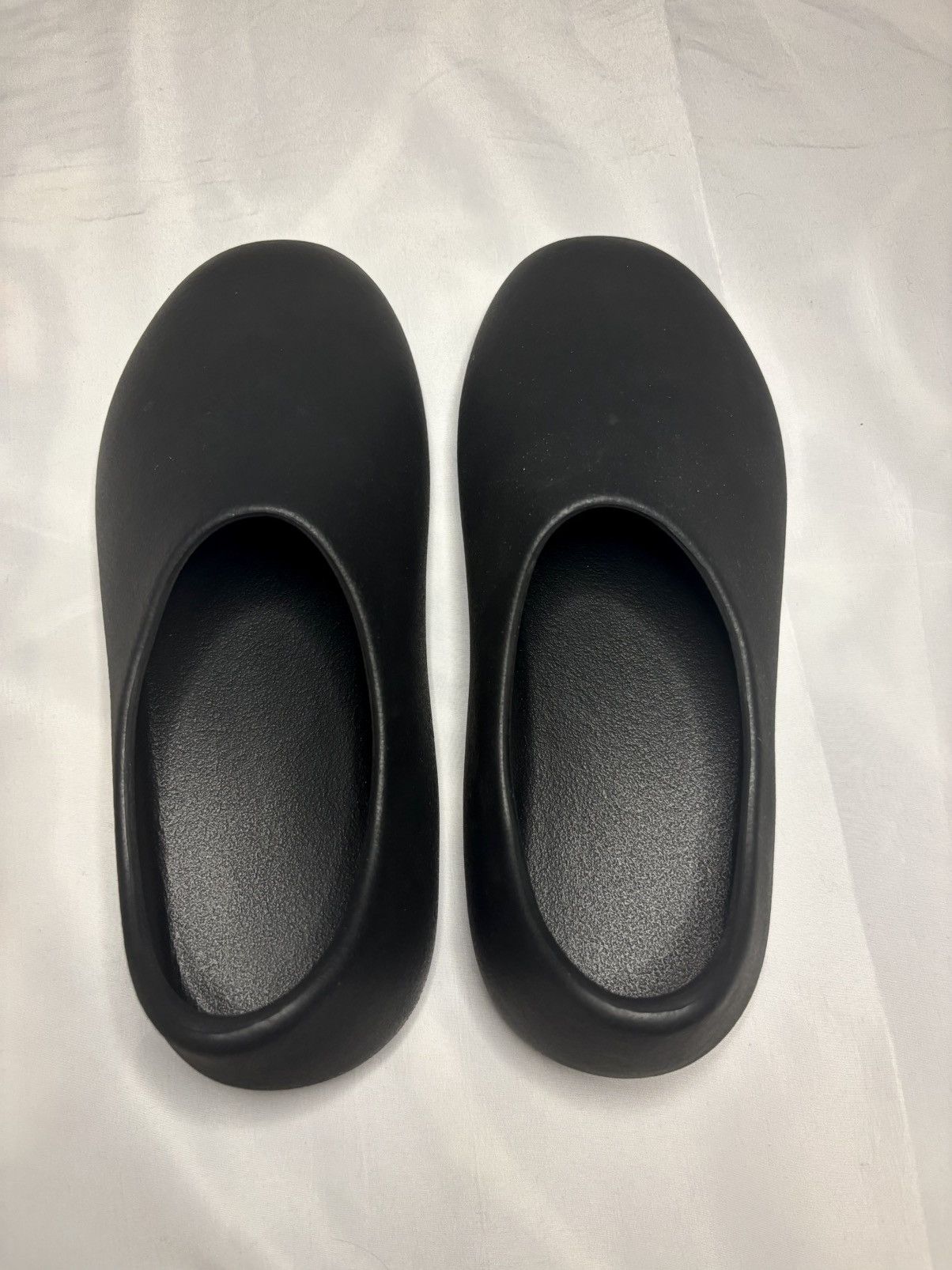 Yeezy SL-01 Size US 8 / EU 41 - 1 Thumbnail